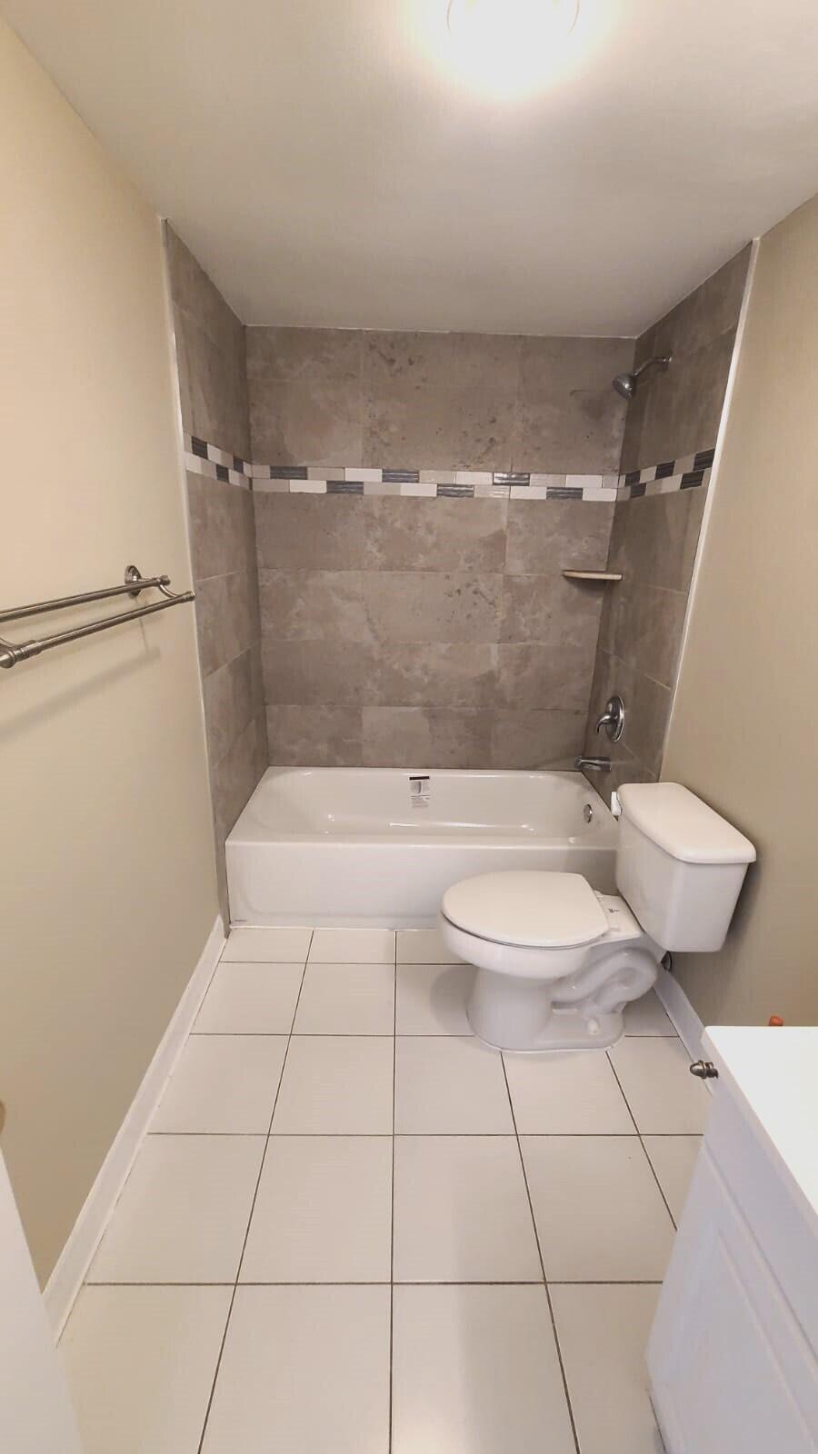 1400 NE 54th Street 105