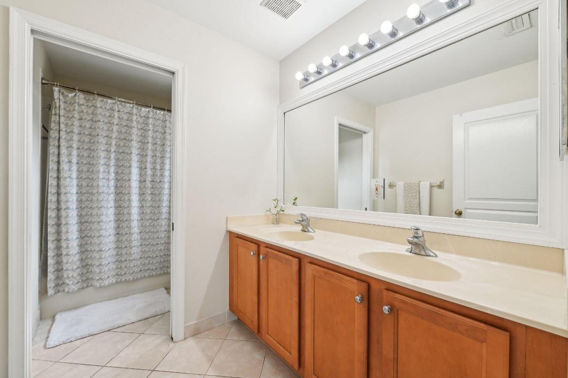 5000 Cobalt Court, Greenacres