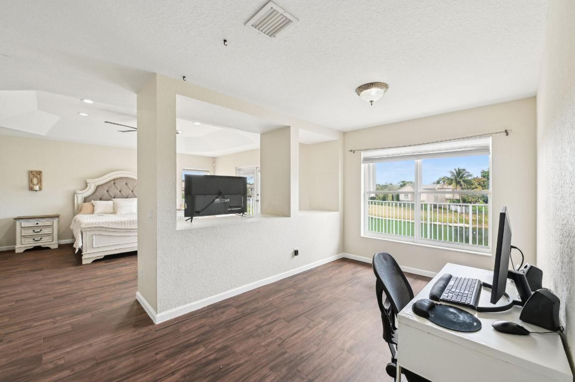 5000 Cobalt Court, Greenacres