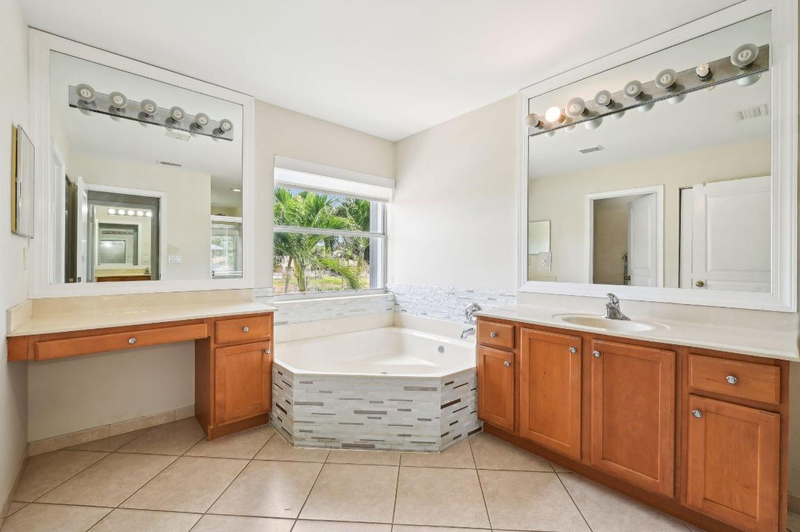 5000 Cobalt Court, Greenacres