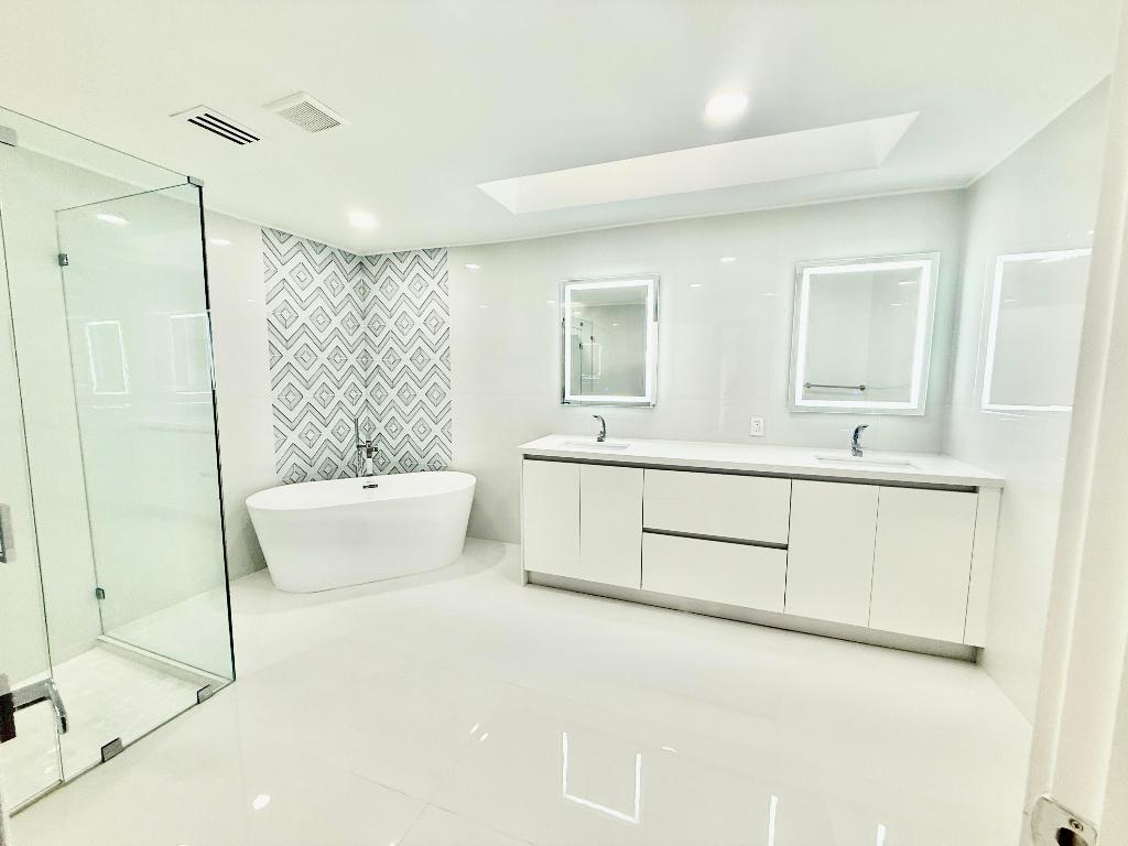 11110 Highland Circle