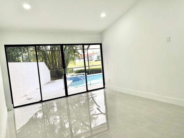 11110 Highland Circle