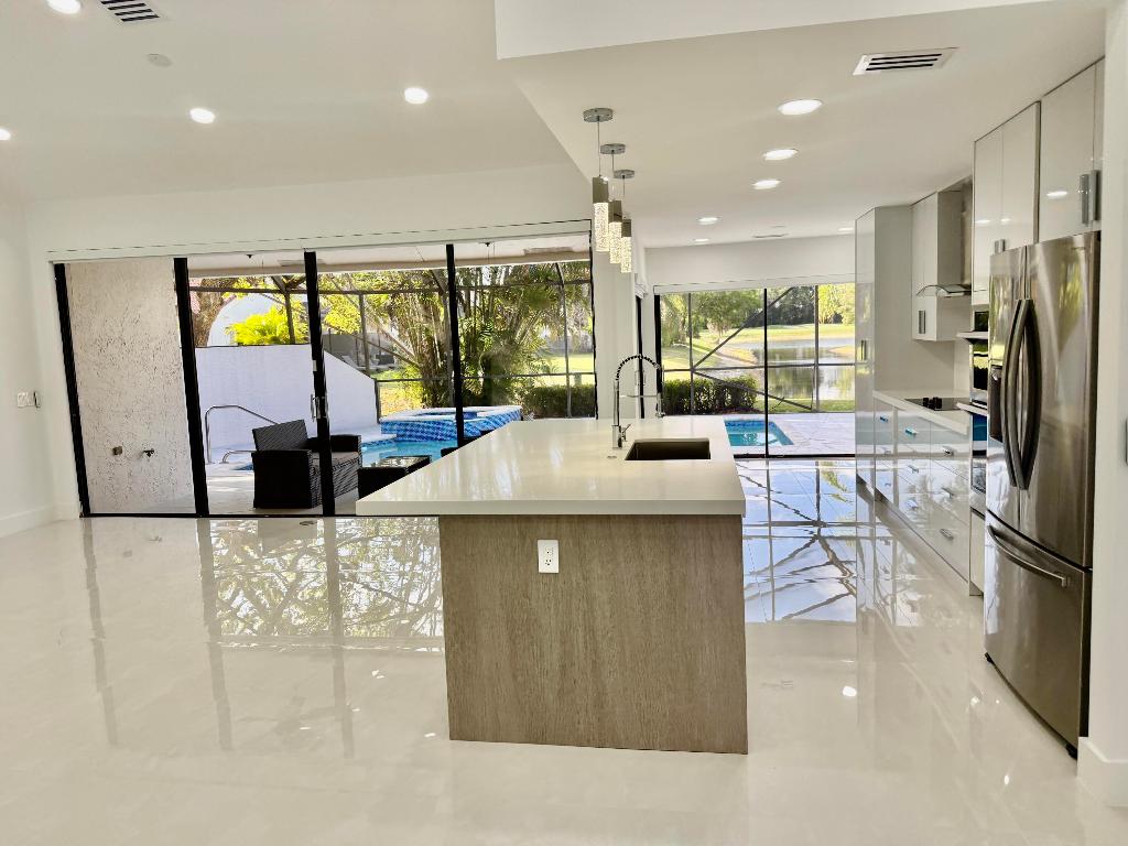 11110 Highland Circle