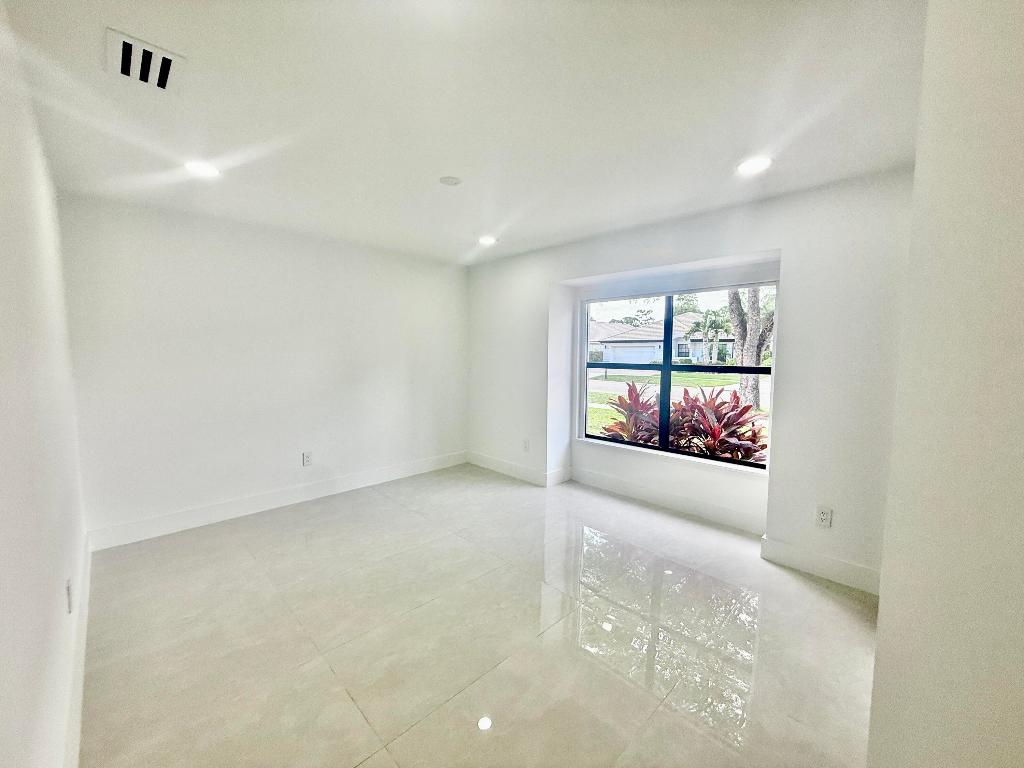 11110 Highland Circle