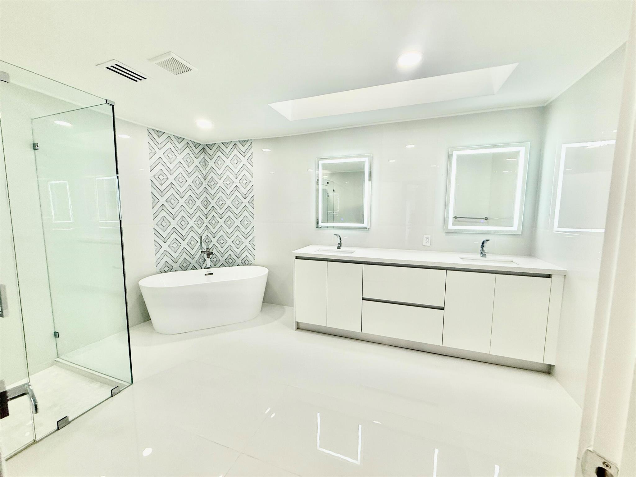 11110 Highland Circle