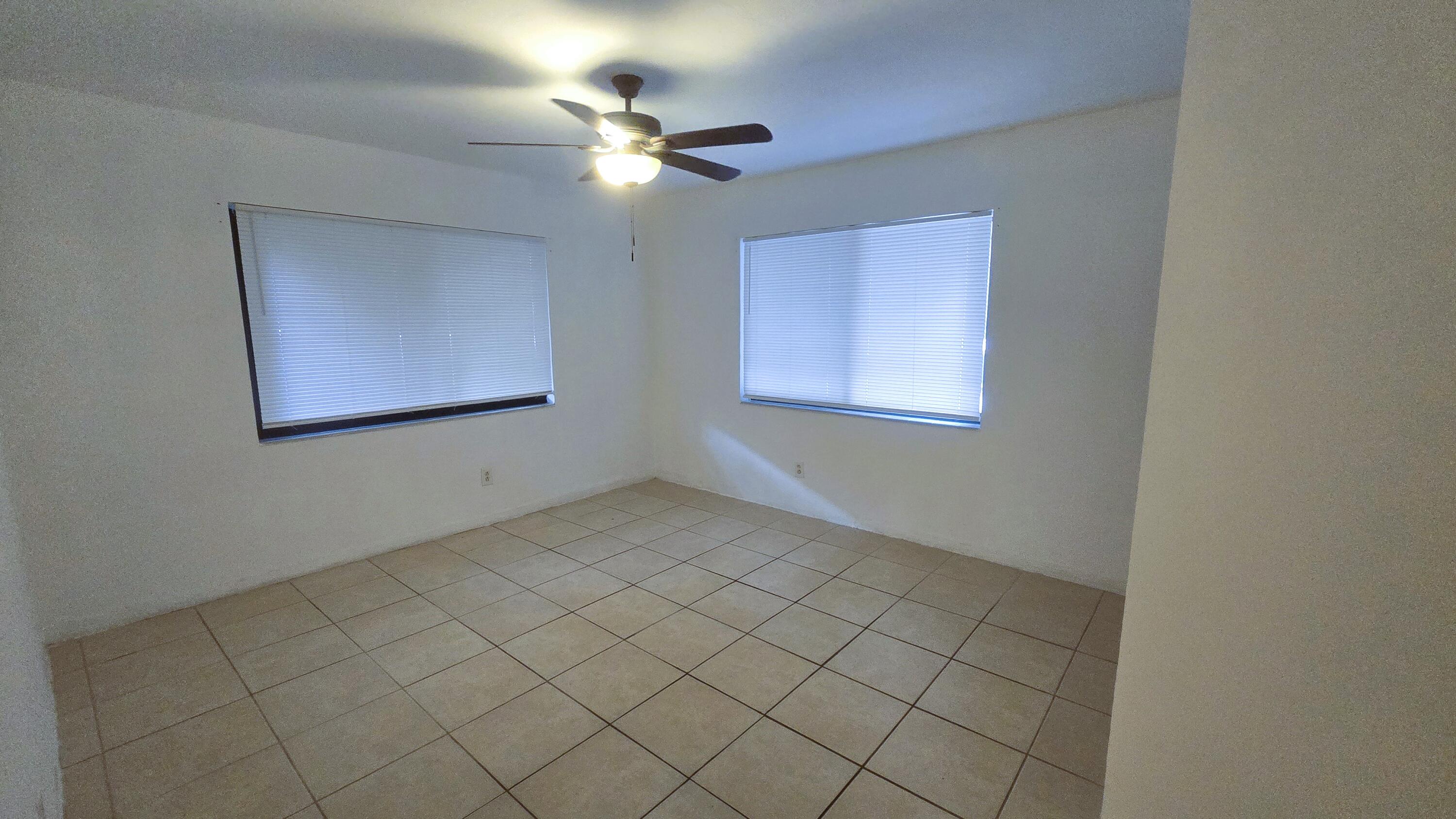 236 NE 19th Avenue W