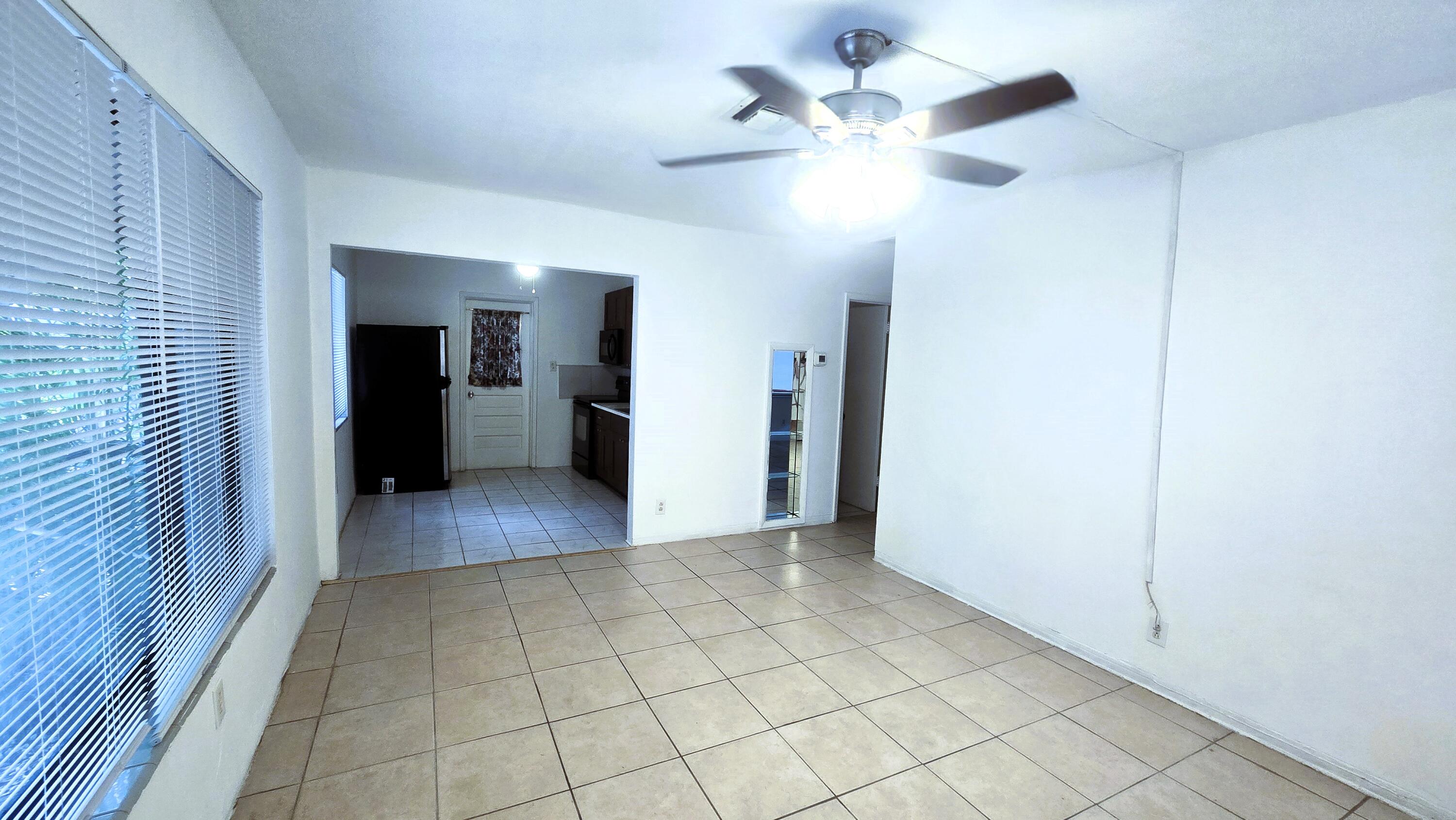 236 NE 19th Avenue W