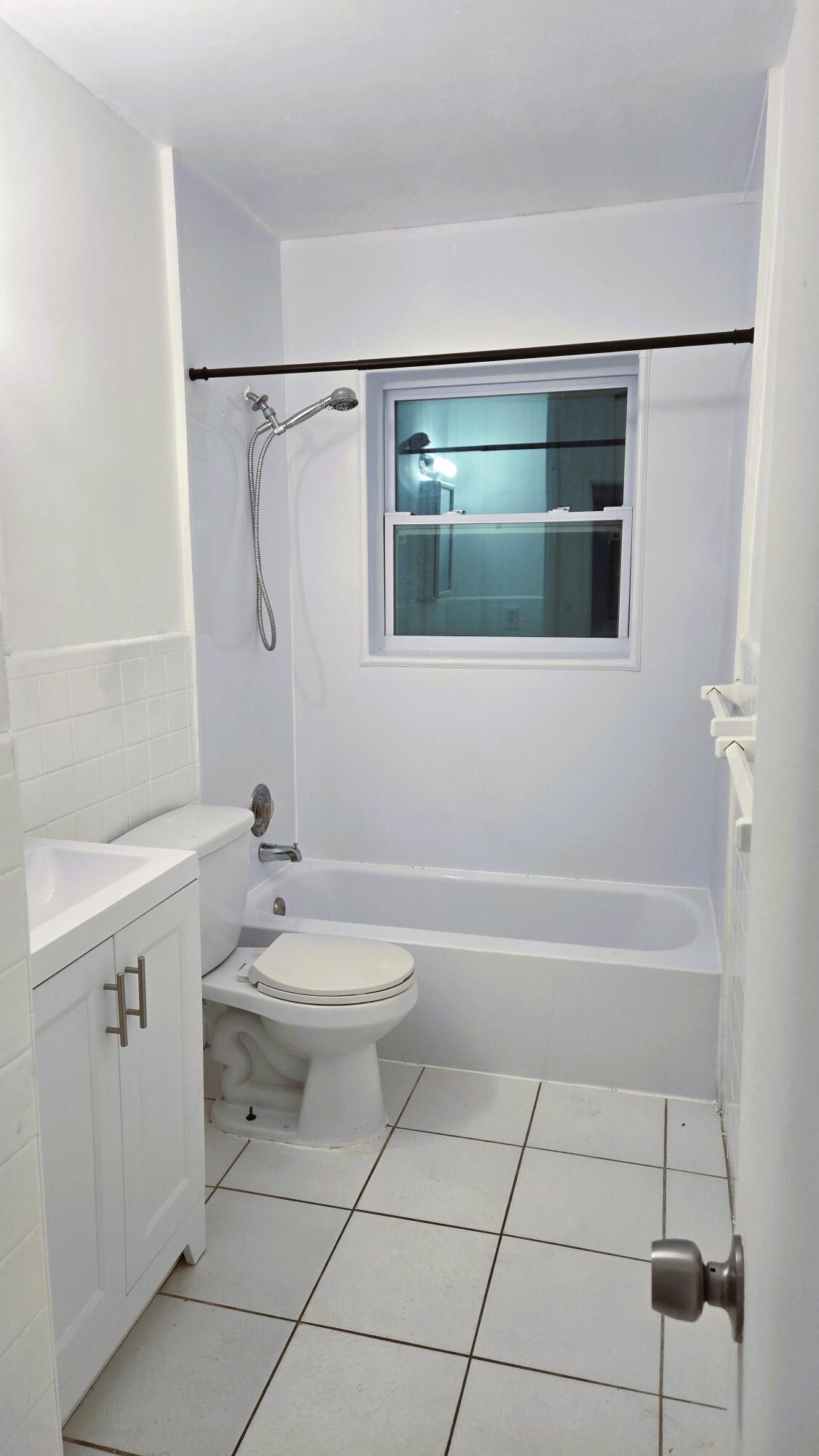 236 NE 19th Avenue W