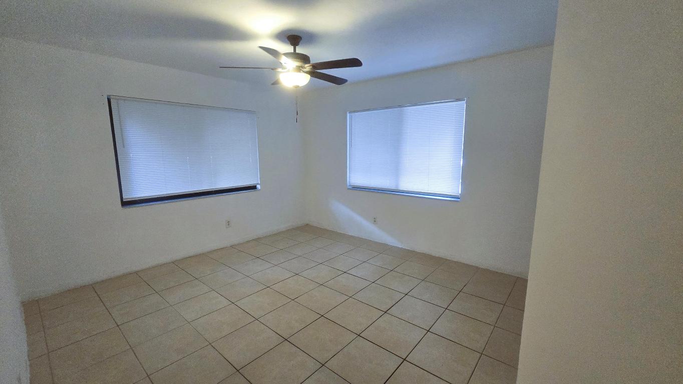 236 NE 19th Avenue W