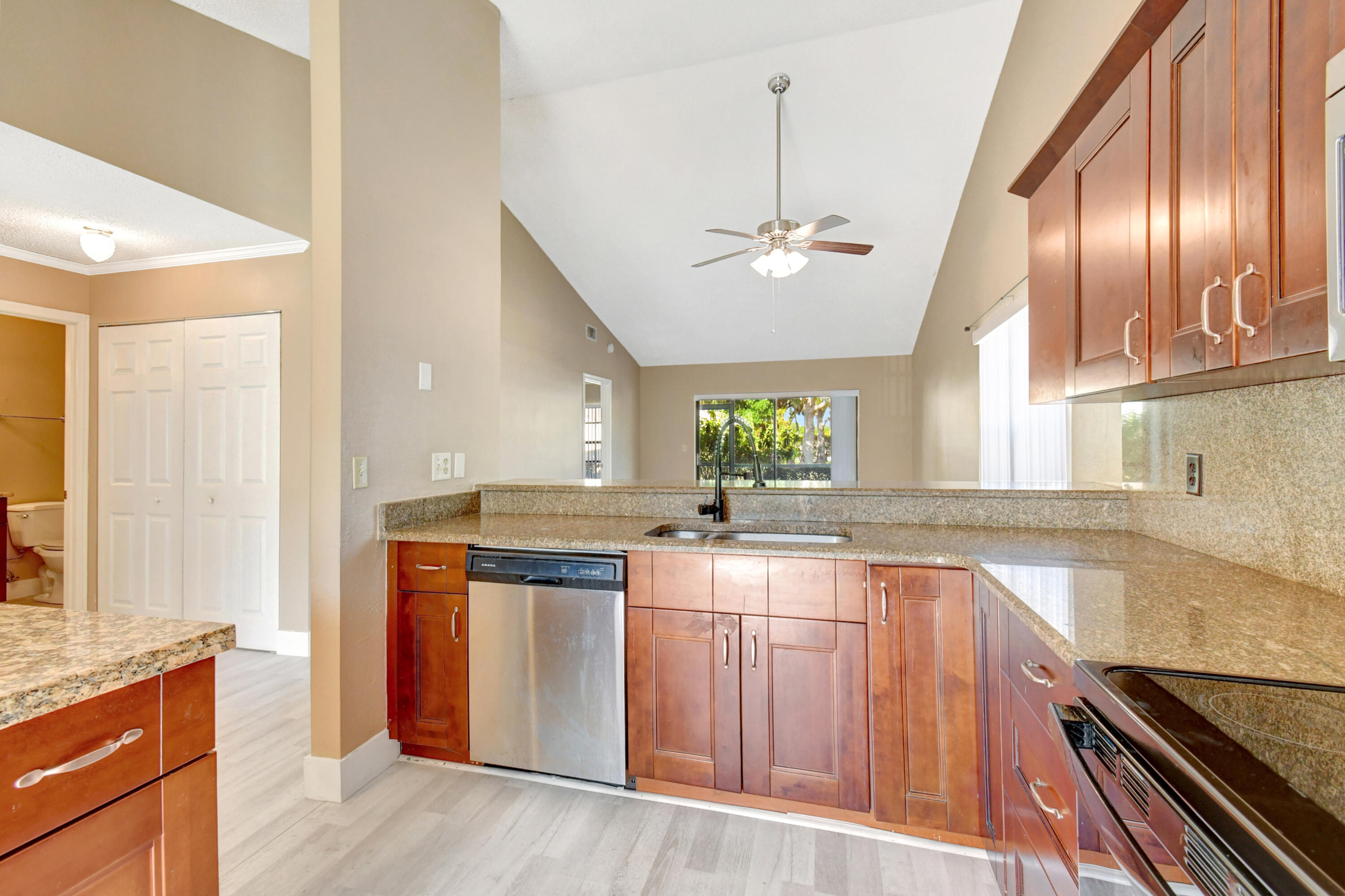 492 Hardwood Pl Place