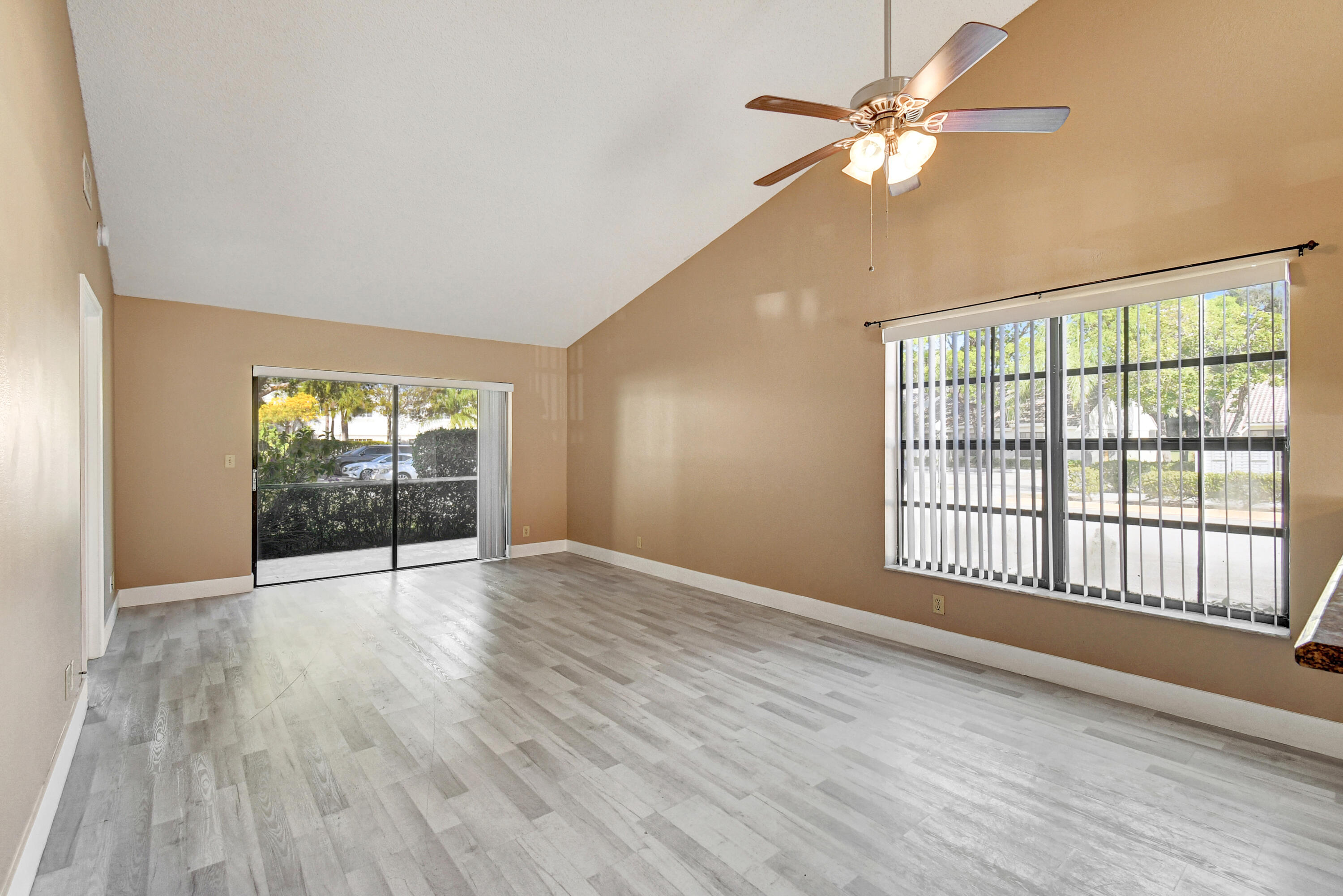 492 Hardwood Pl Place