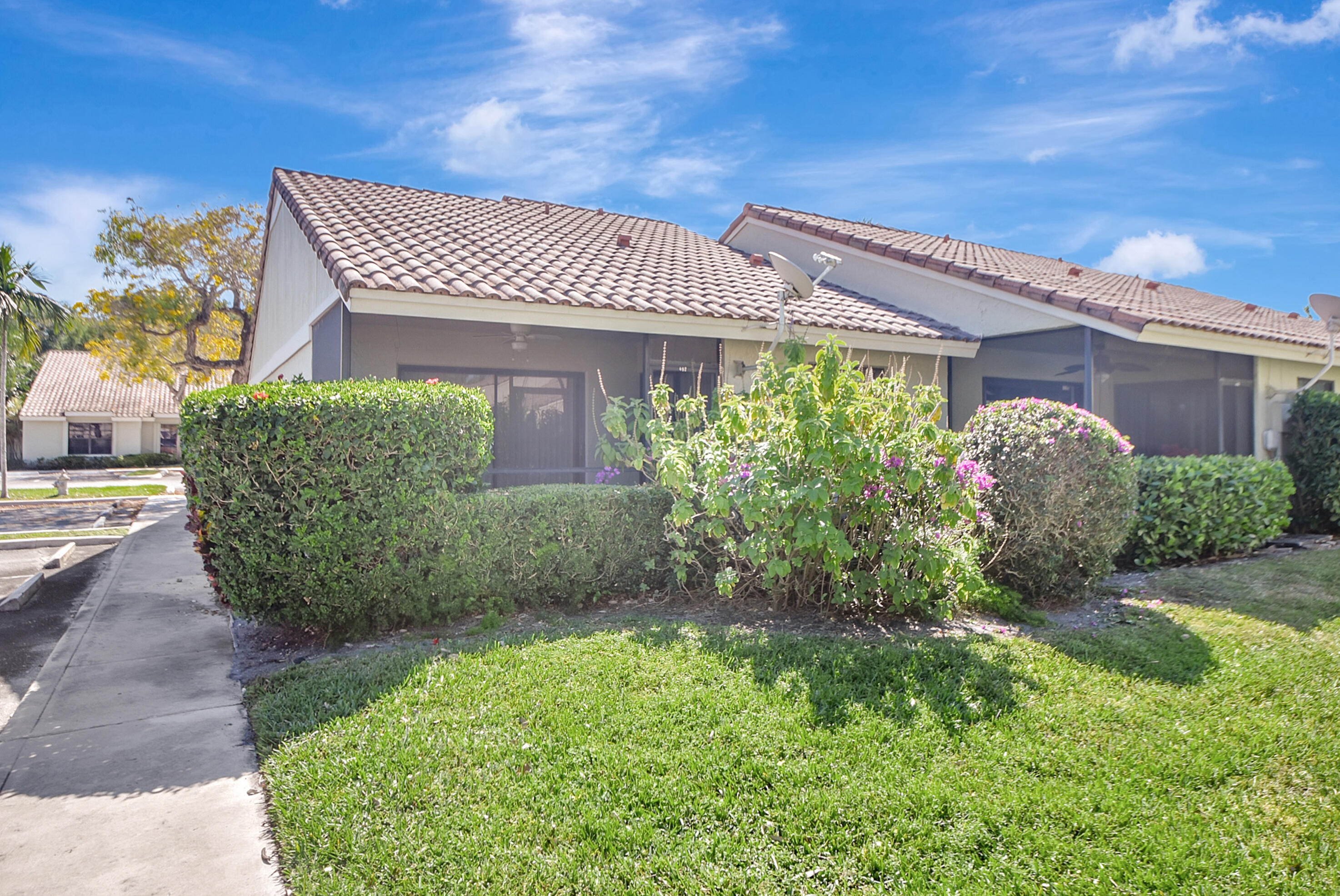 492 Hardwood Pl Place