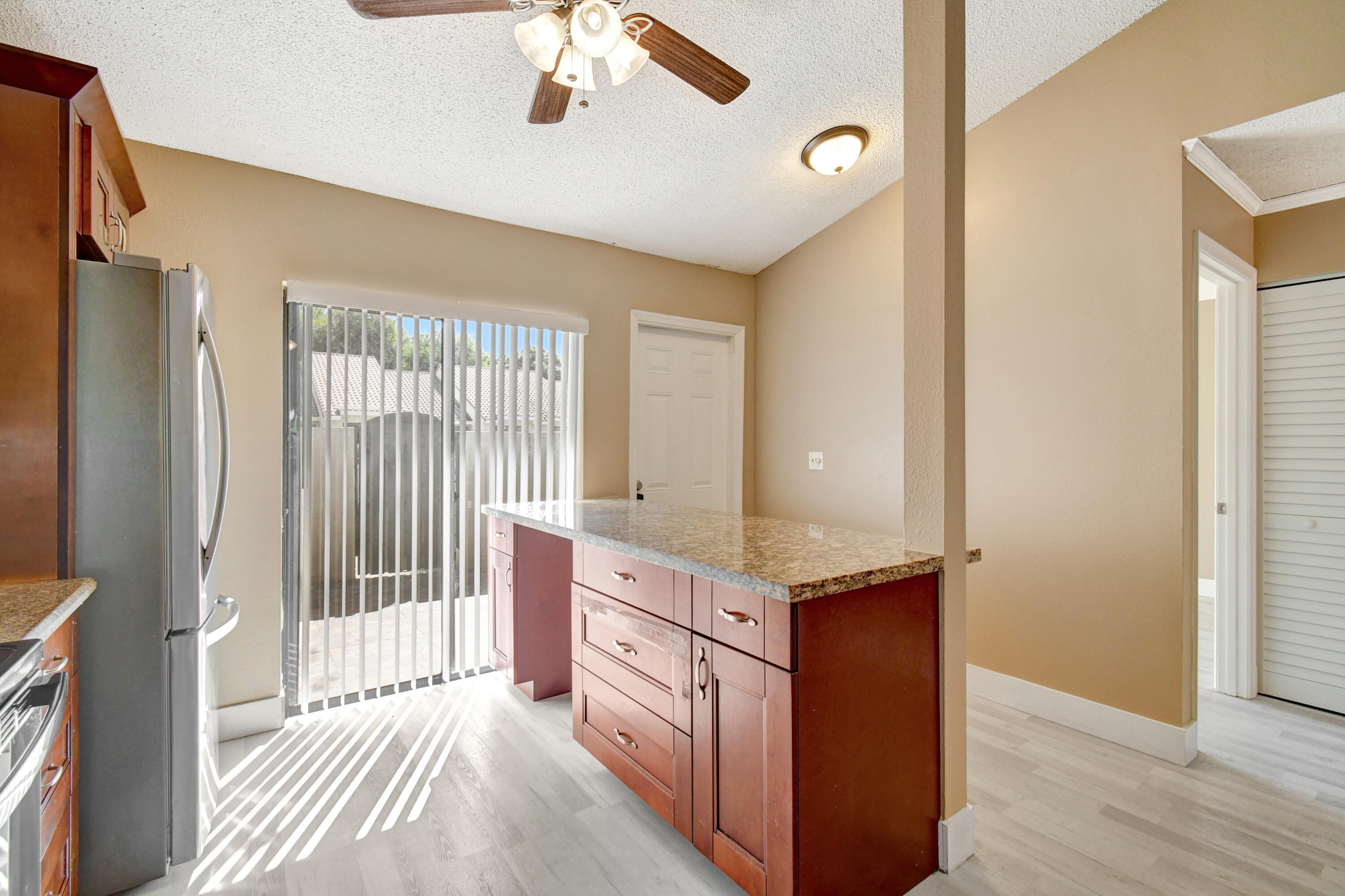 492 Hardwood Pl Place