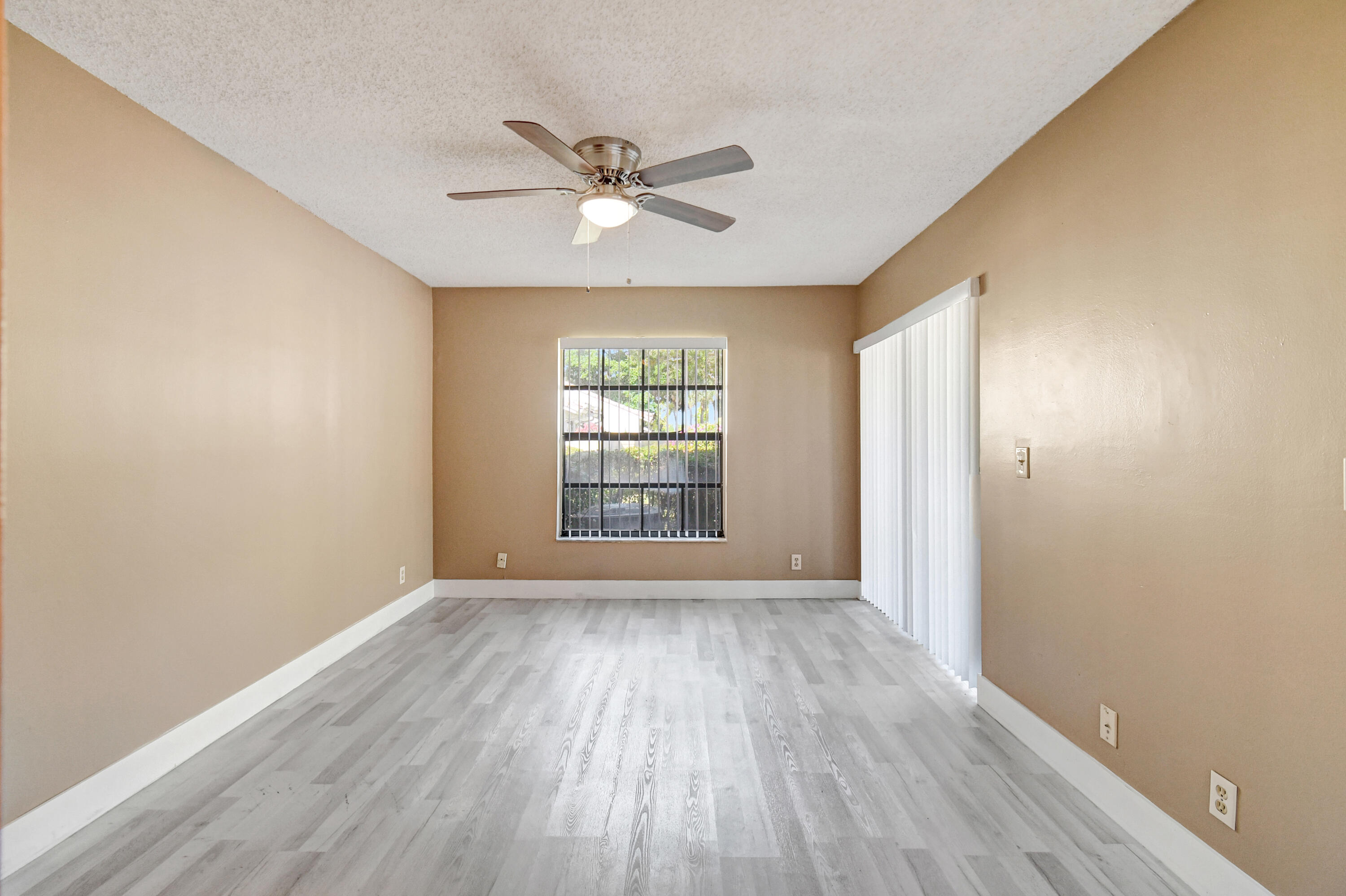 492 Hardwood Pl Place