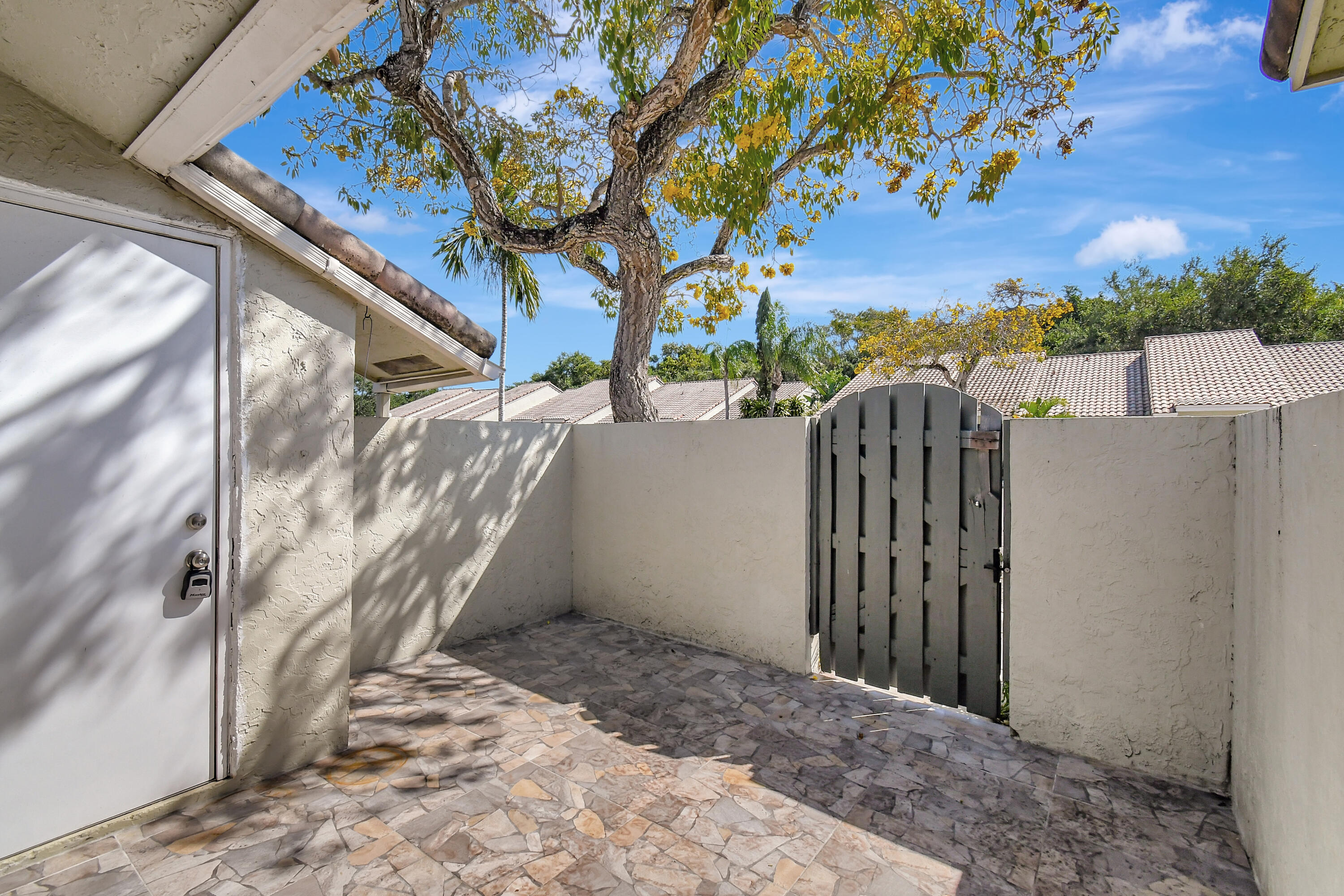 492 Hardwood Pl Place