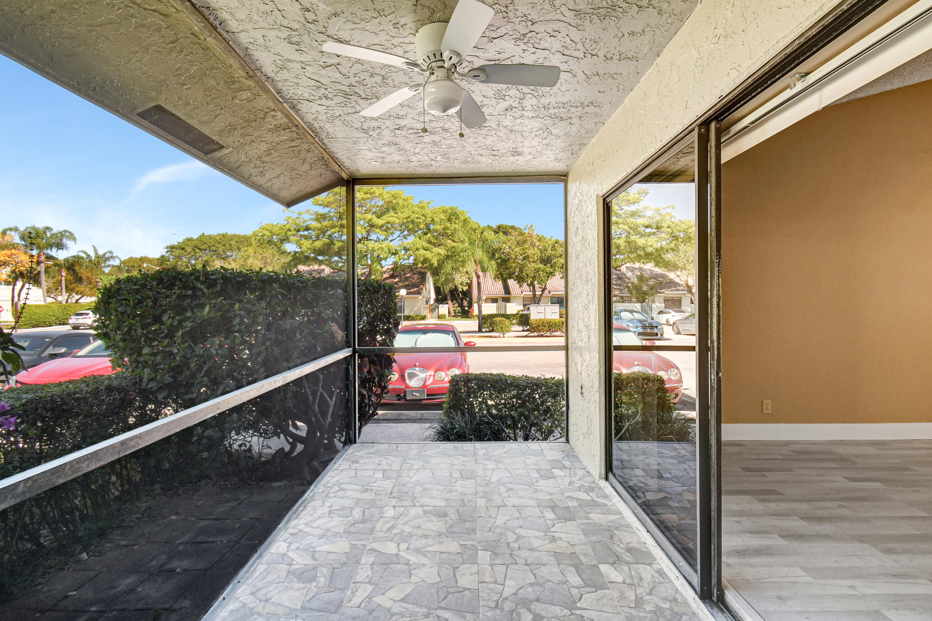 492 Hardwood Pl Place