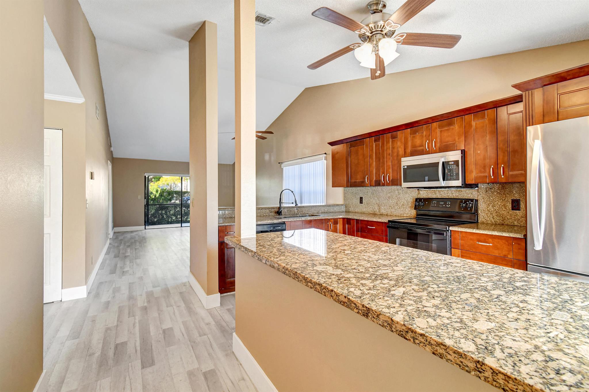 492 Hardwood Pl Place