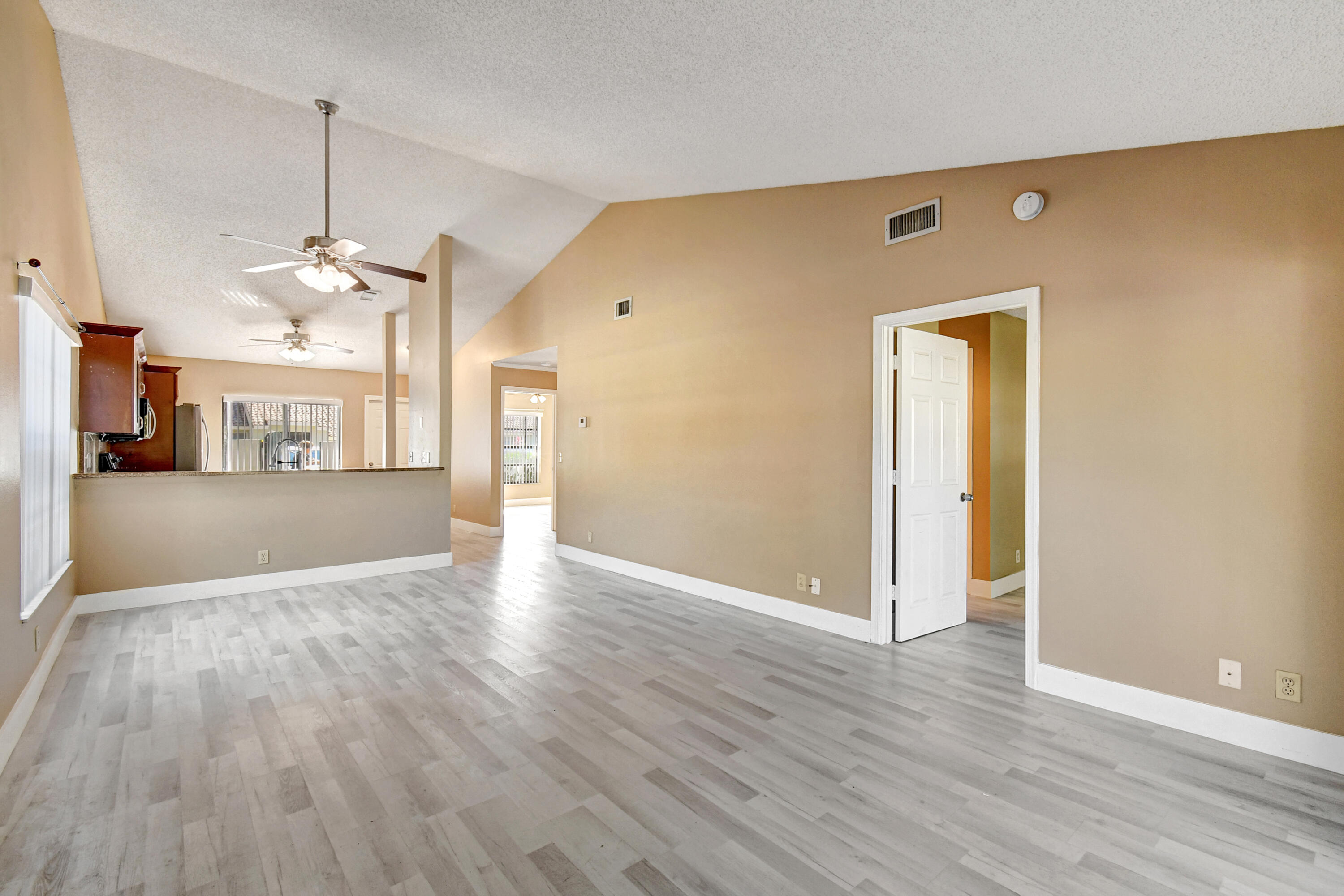 492 Hardwood Pl Place