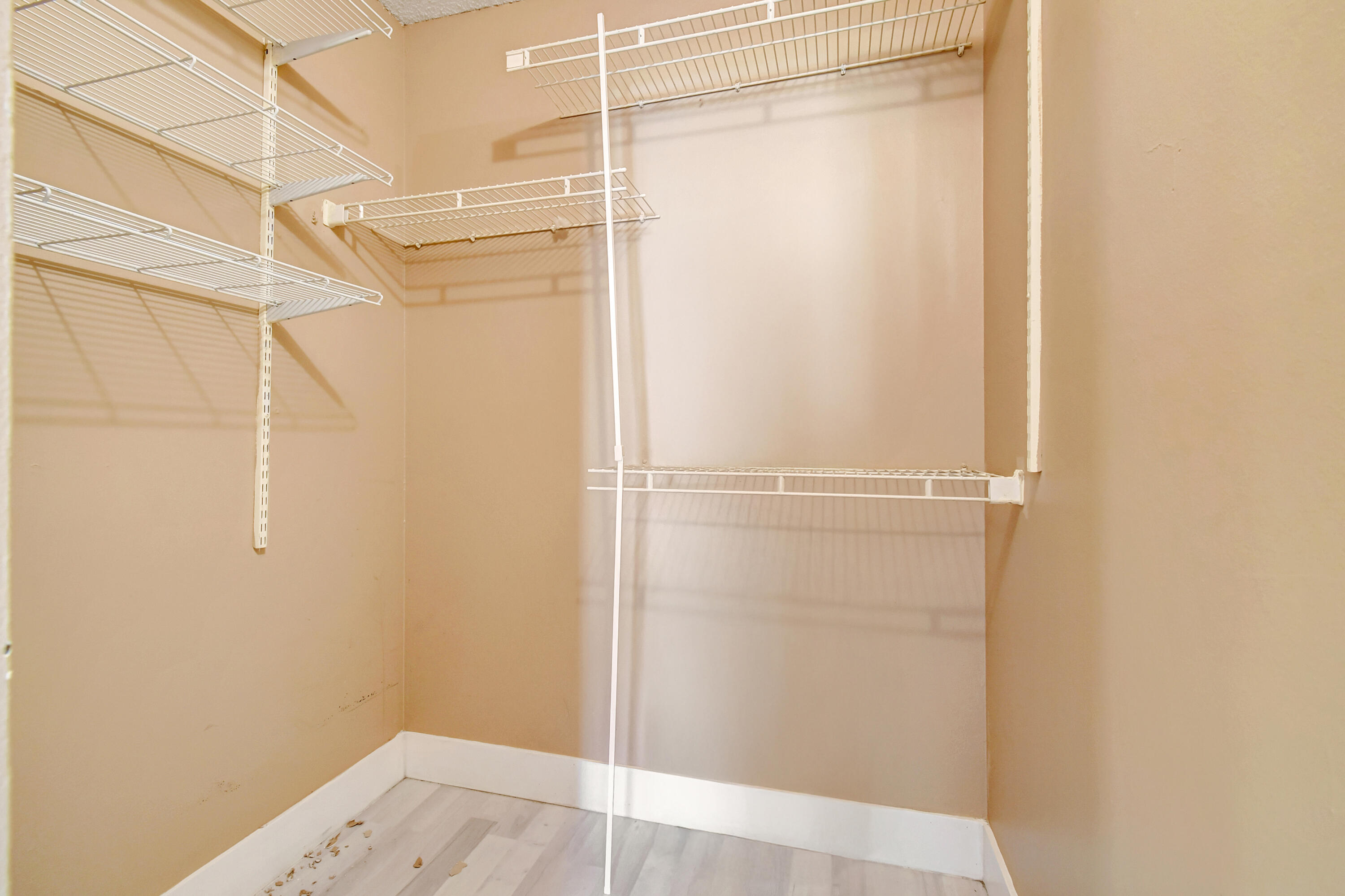 492 Hardwood Pl Place