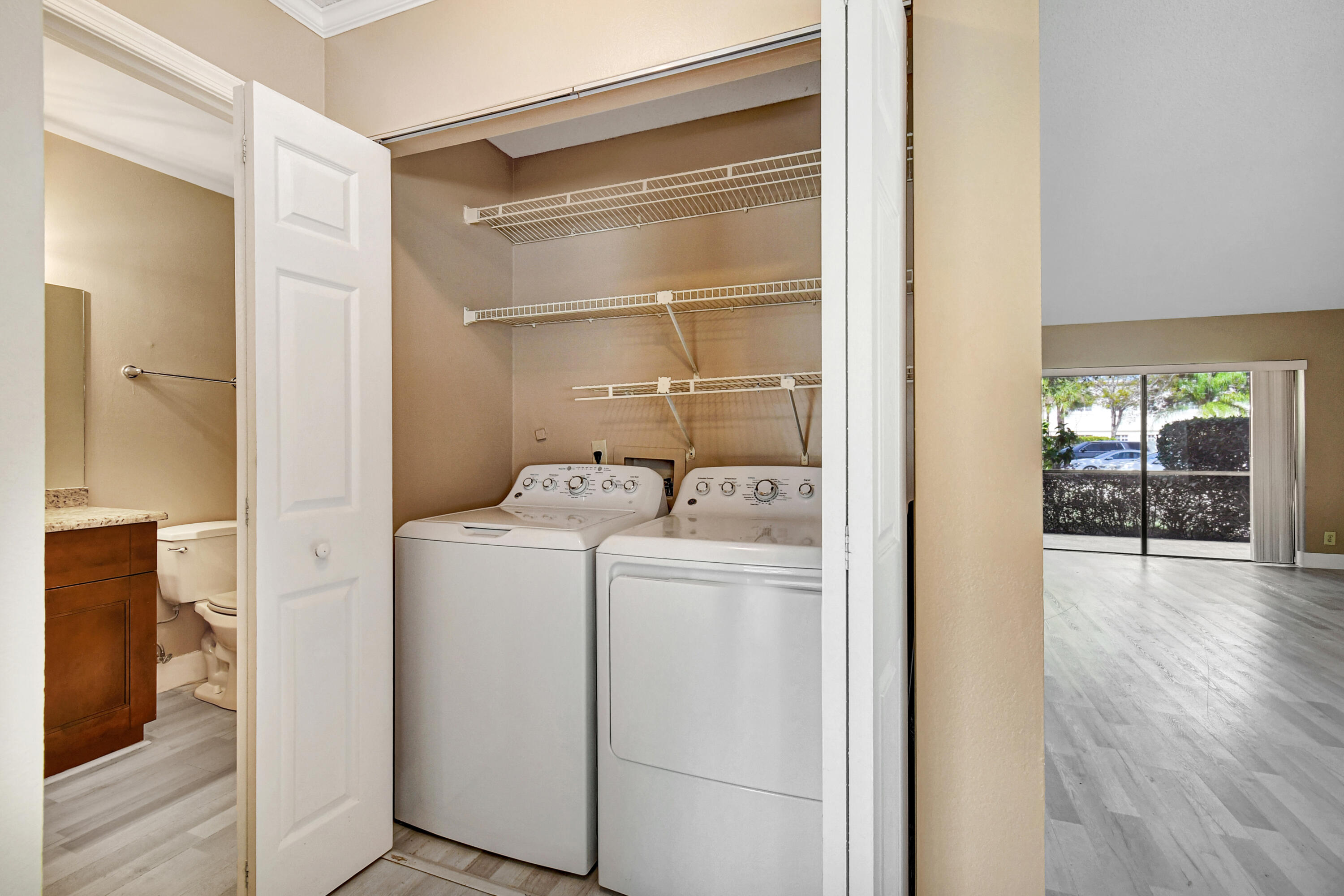 492 Hardwood Pl Place