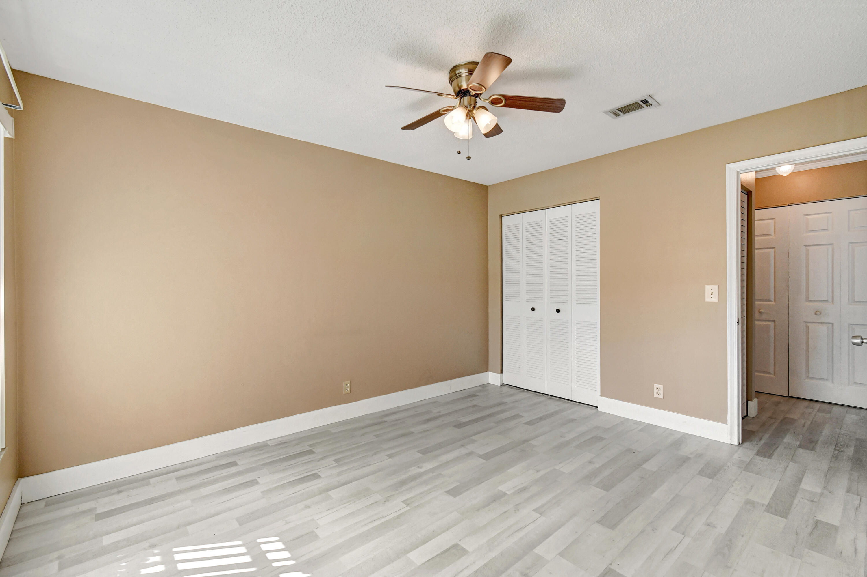 492 Hardwood Pl Place