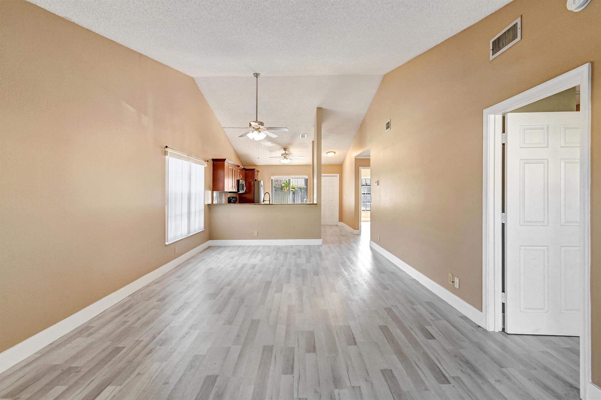 492 Hardwood Pl Place