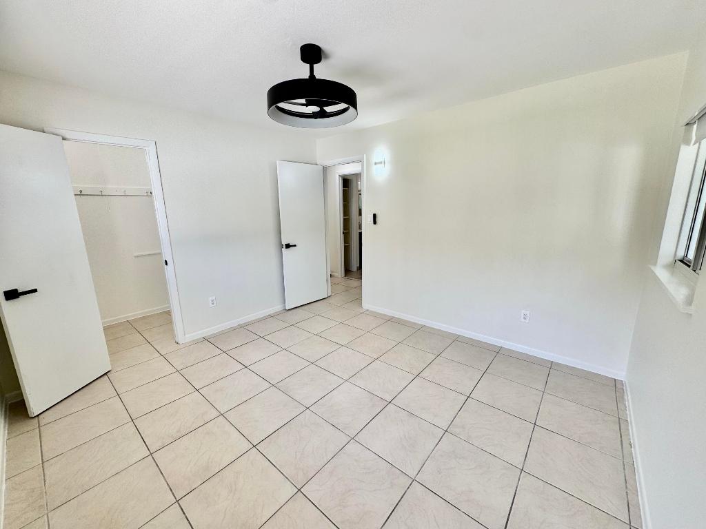 10 Forest Hills Lane