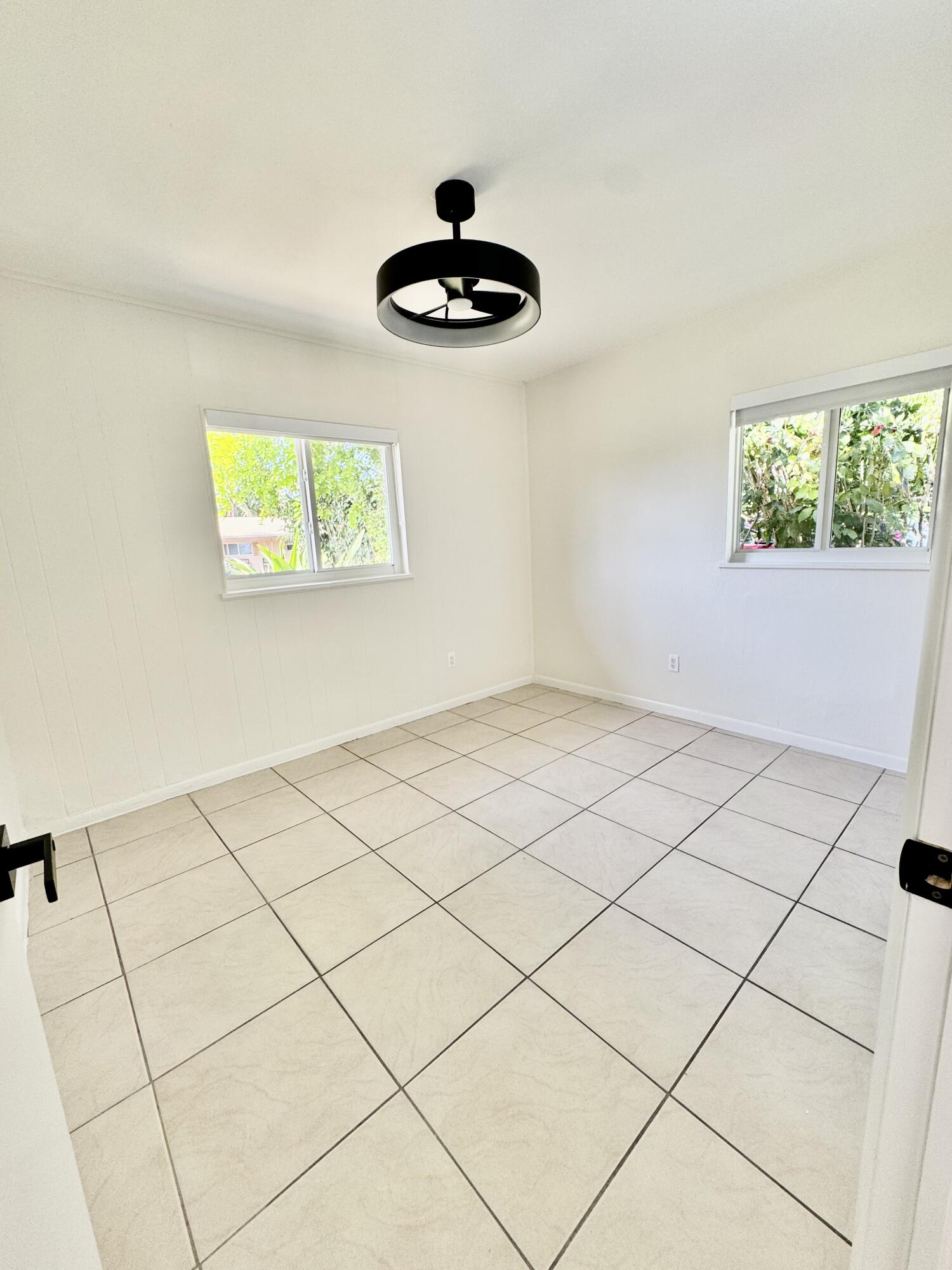 10 Forest Hills Lane