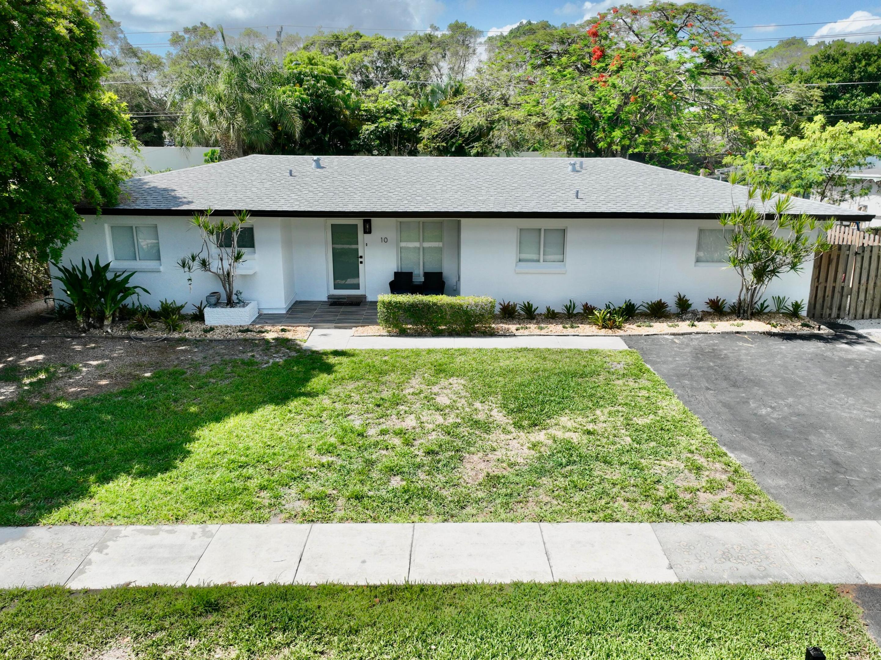 10 Forest Hills Lane