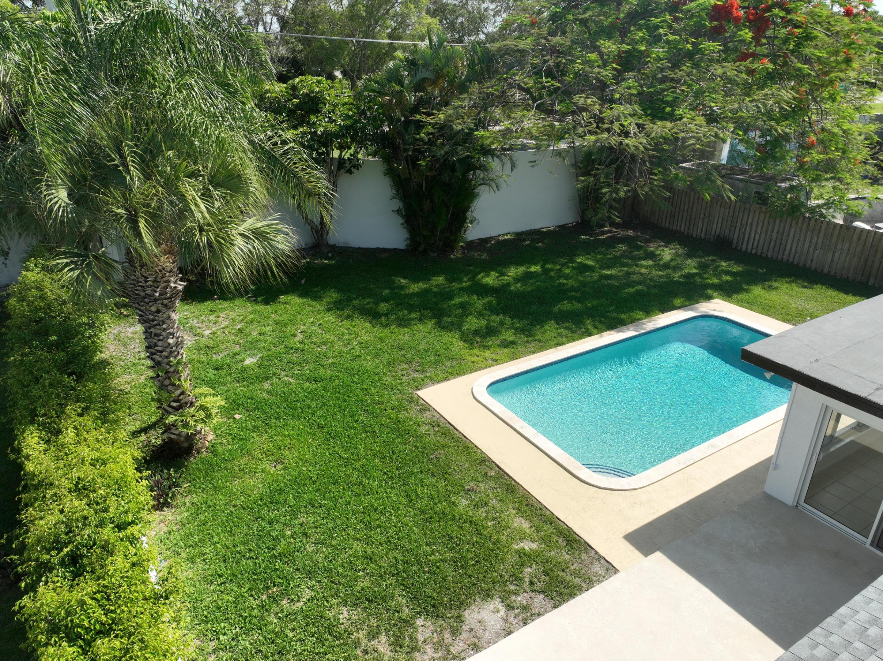 10 Forest Hills Lane