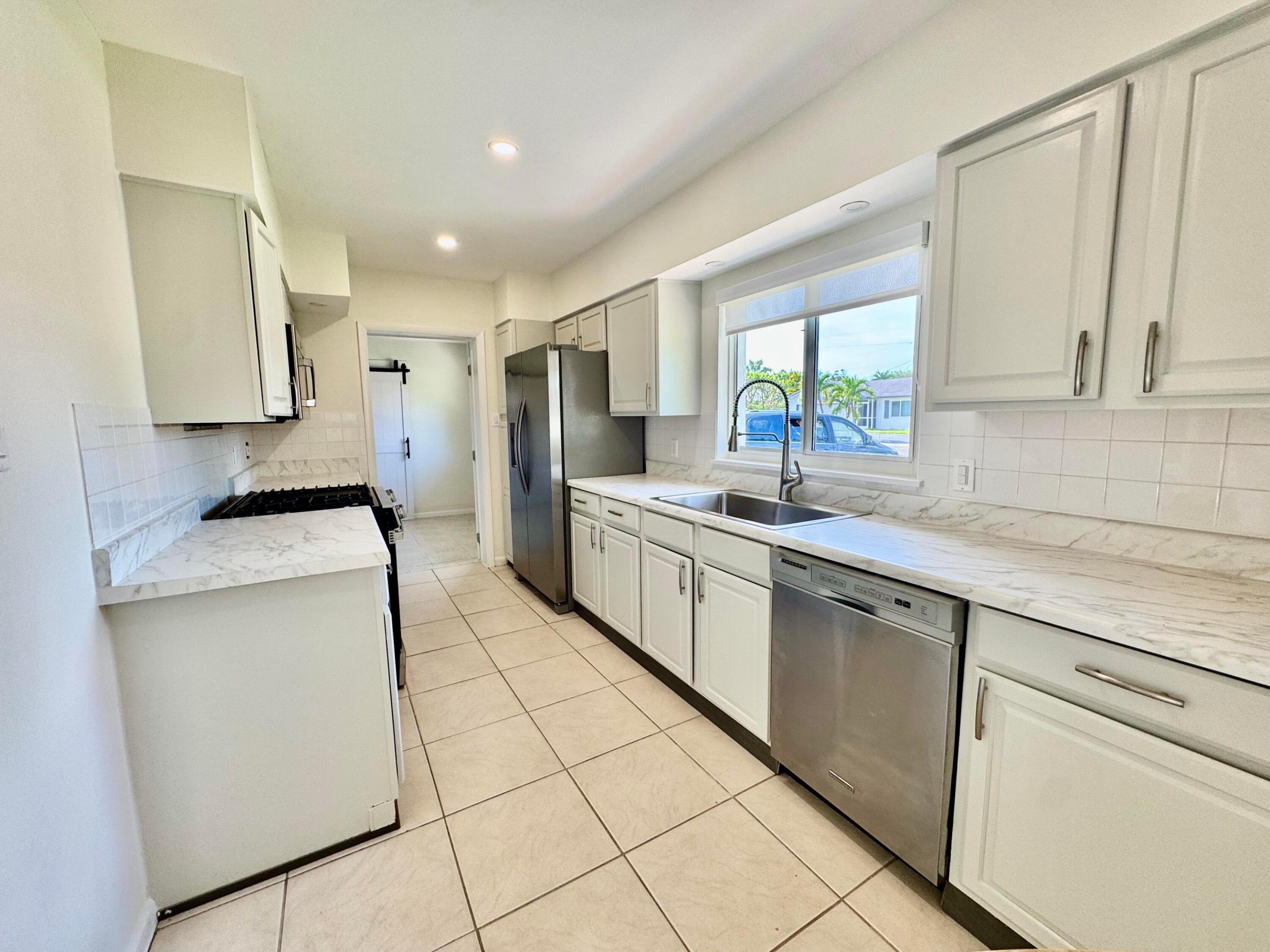 10 Forest Hills Lane