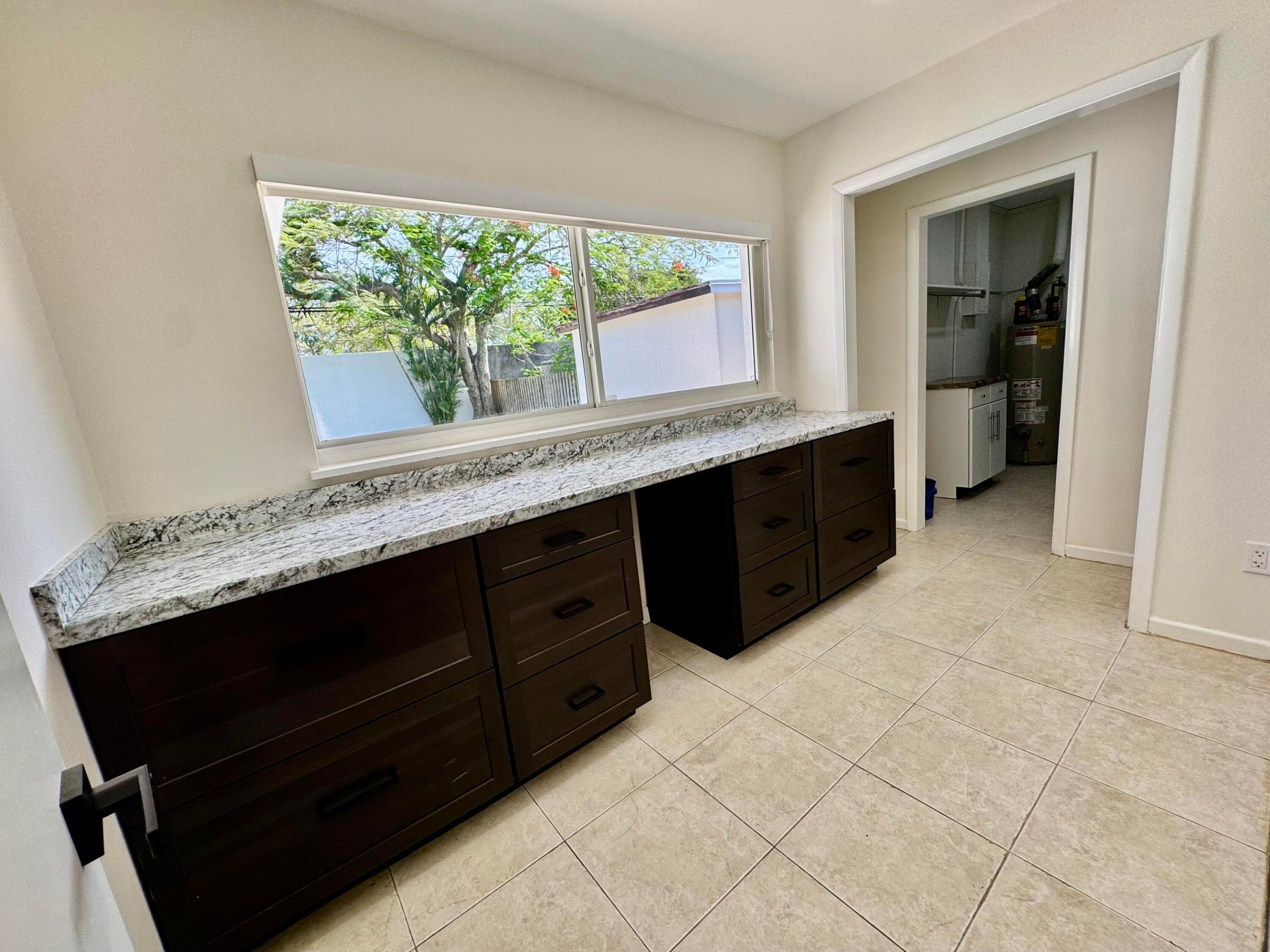 10 Forest Hills Lane