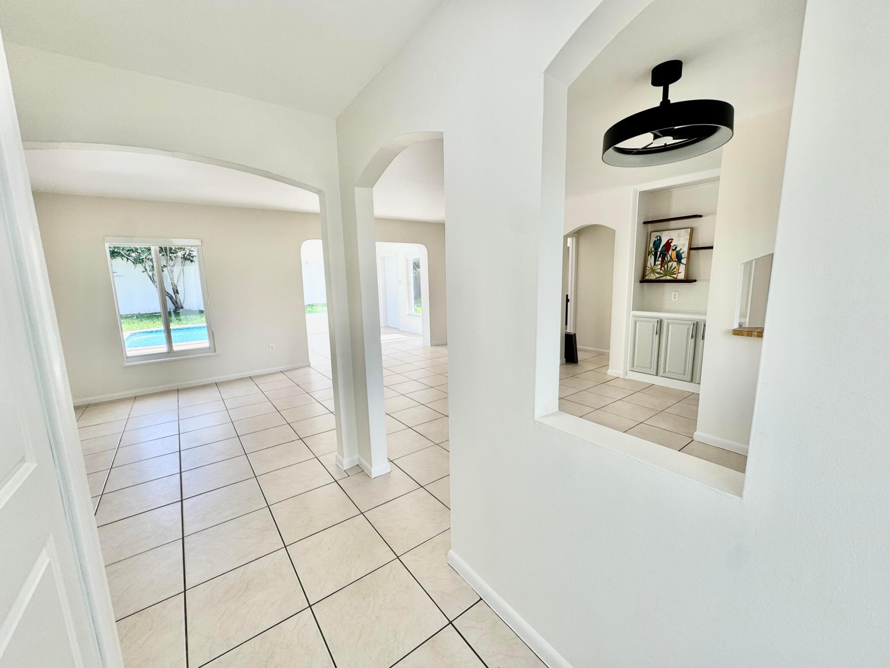 10 Forest Hills Lane