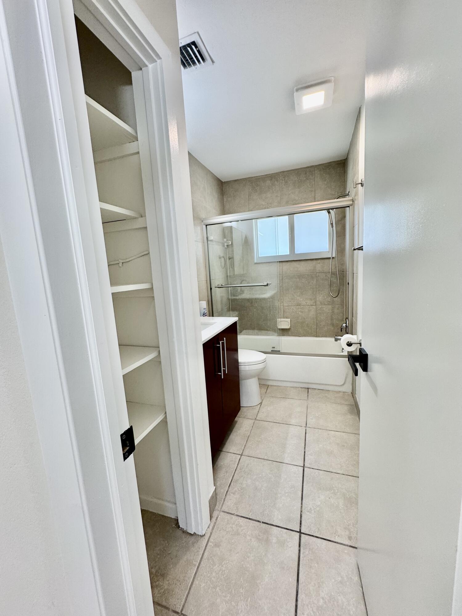 10 Forest Hills Lane