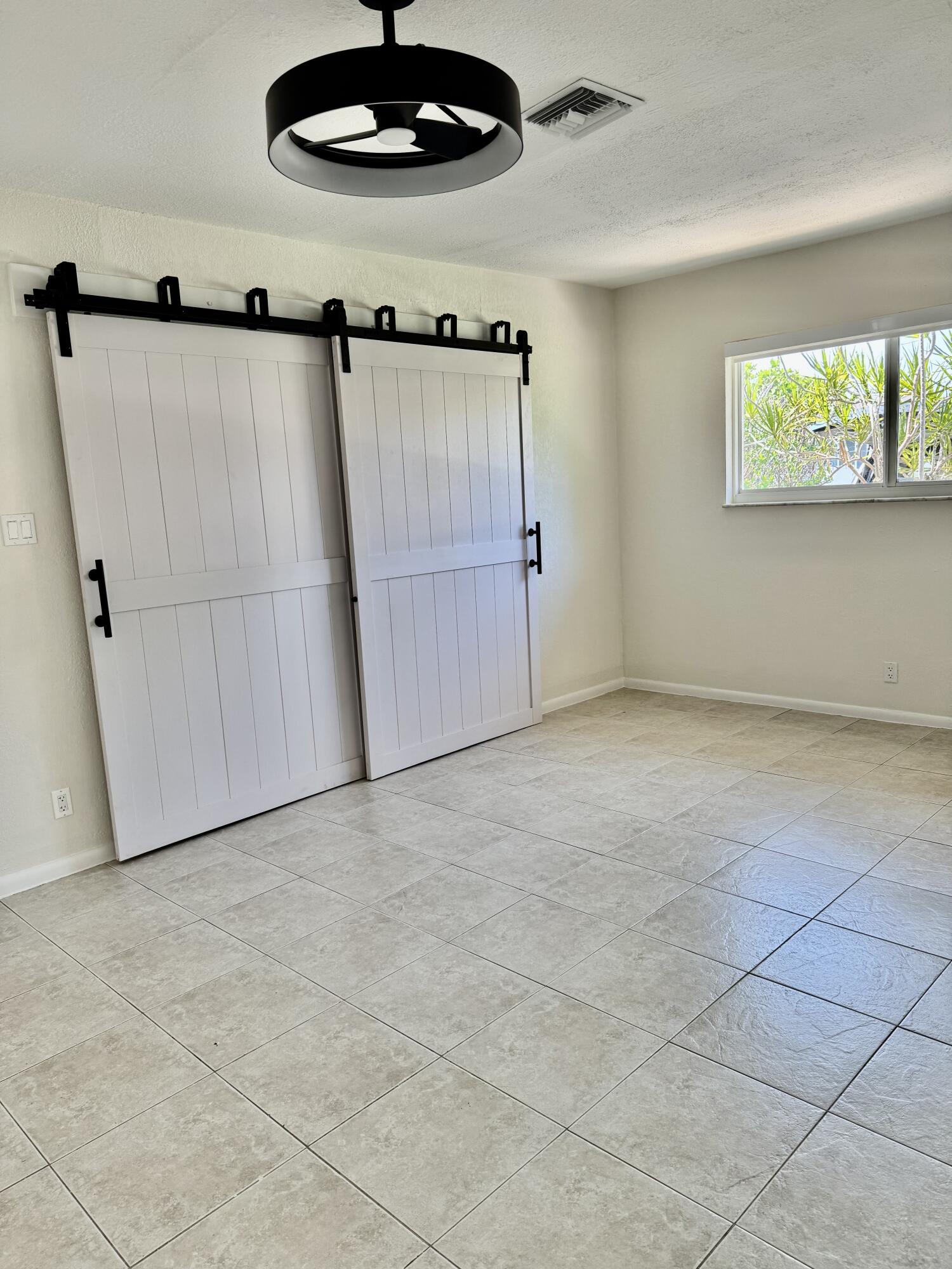 10 Forest Hills Lane