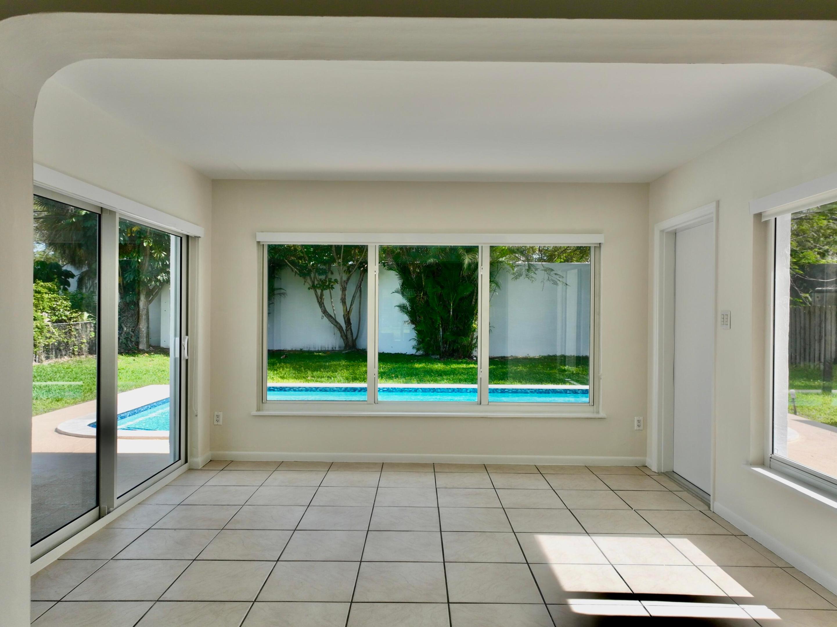 10 Forest Hills Lane