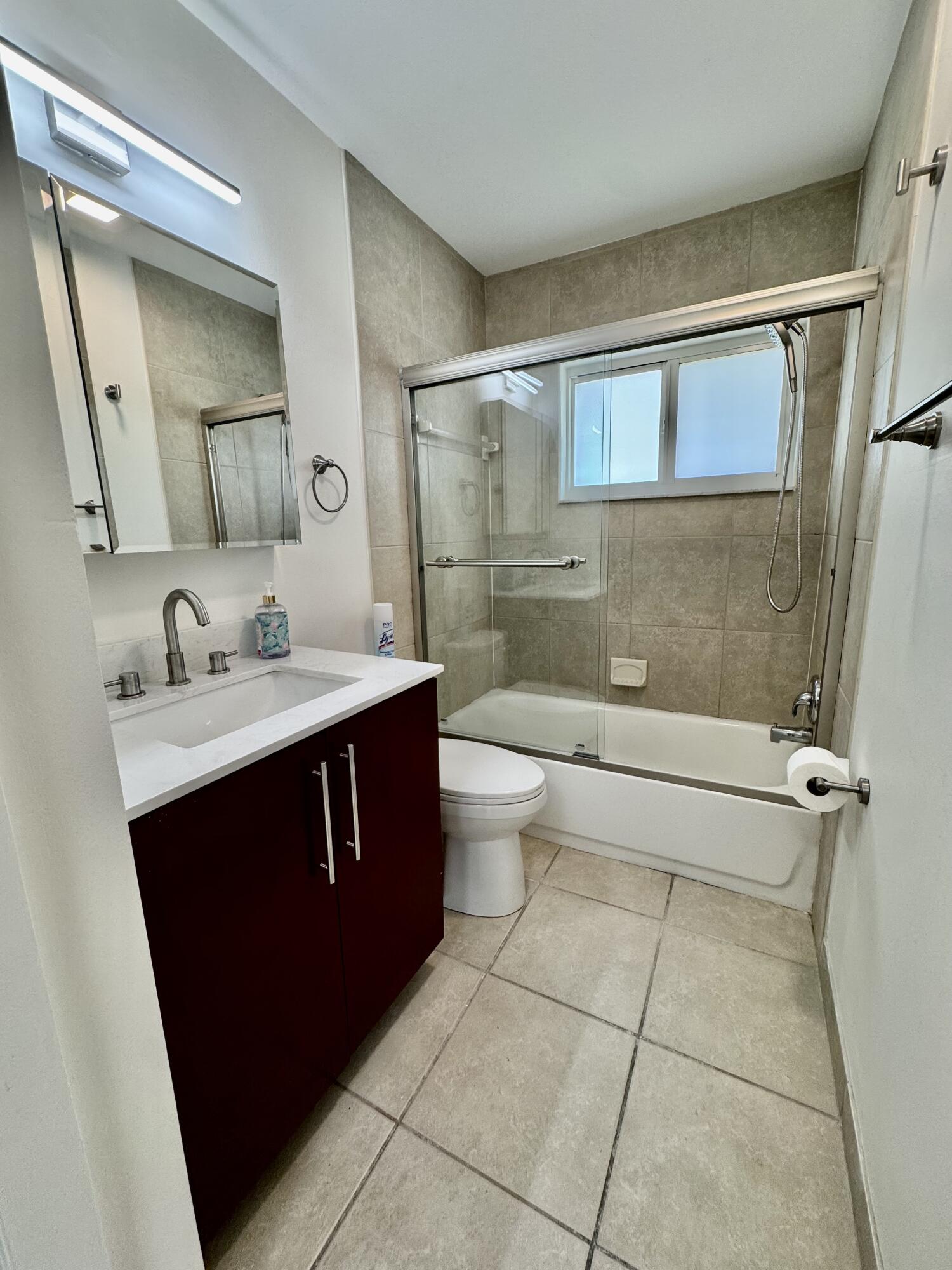 10 Forest Hills Lane