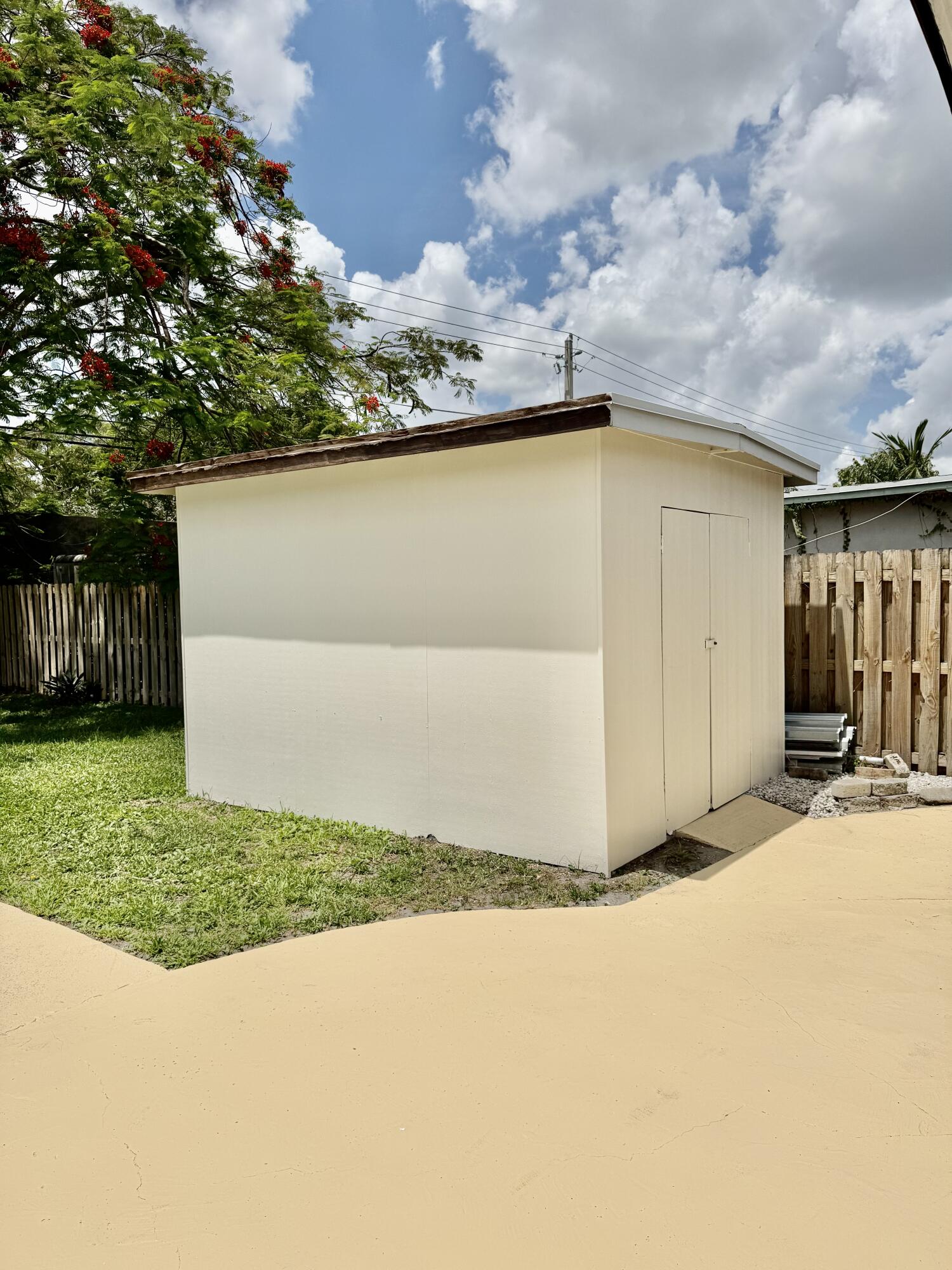 10 Forest Hills Lane