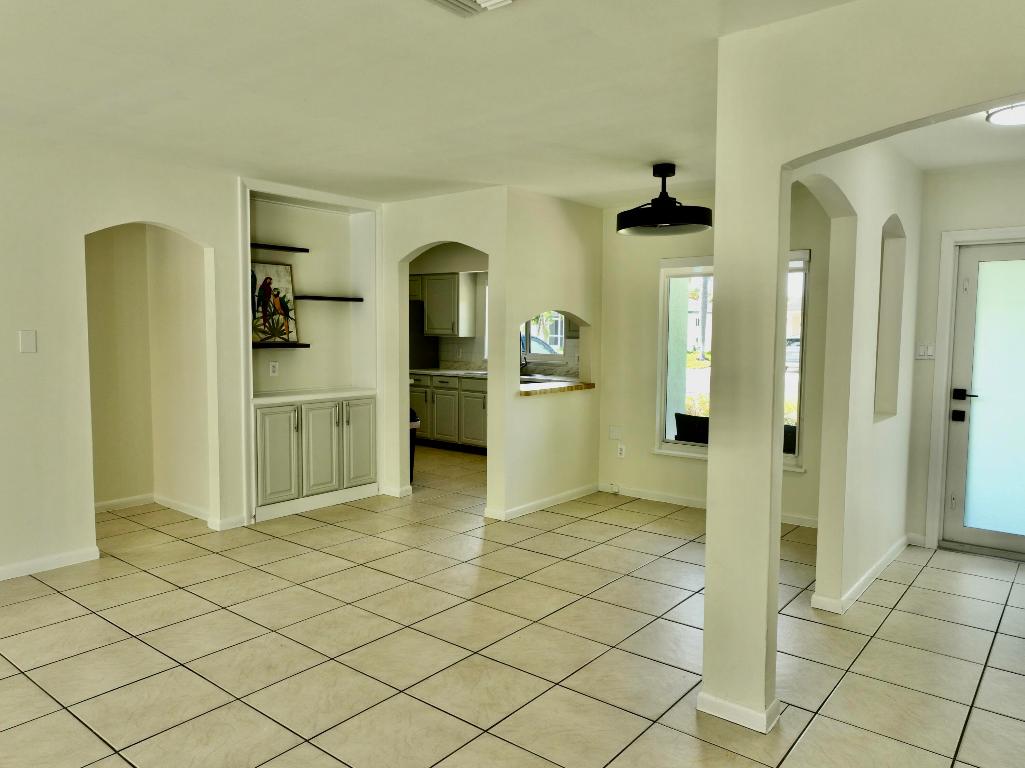 10 Forest Hills Lane