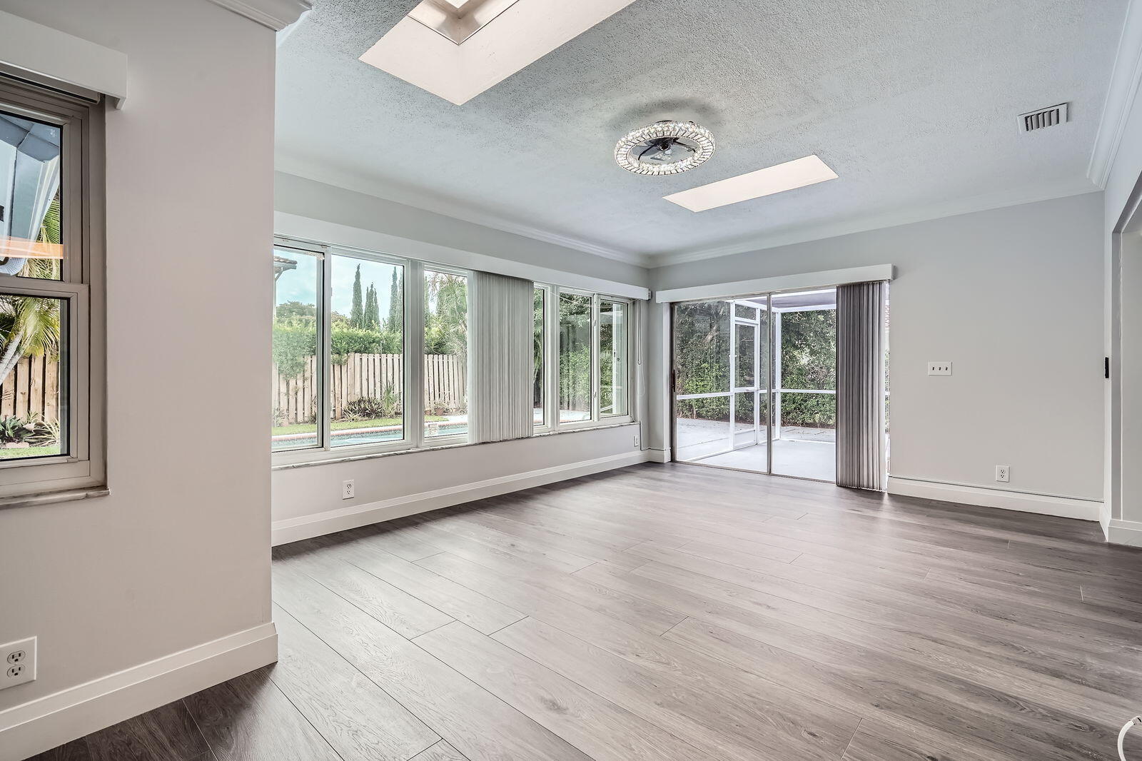 104 St Cloud Lane