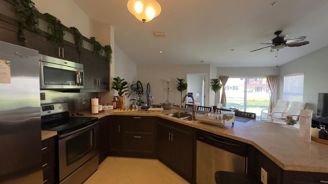5811 NW 57th Avenue