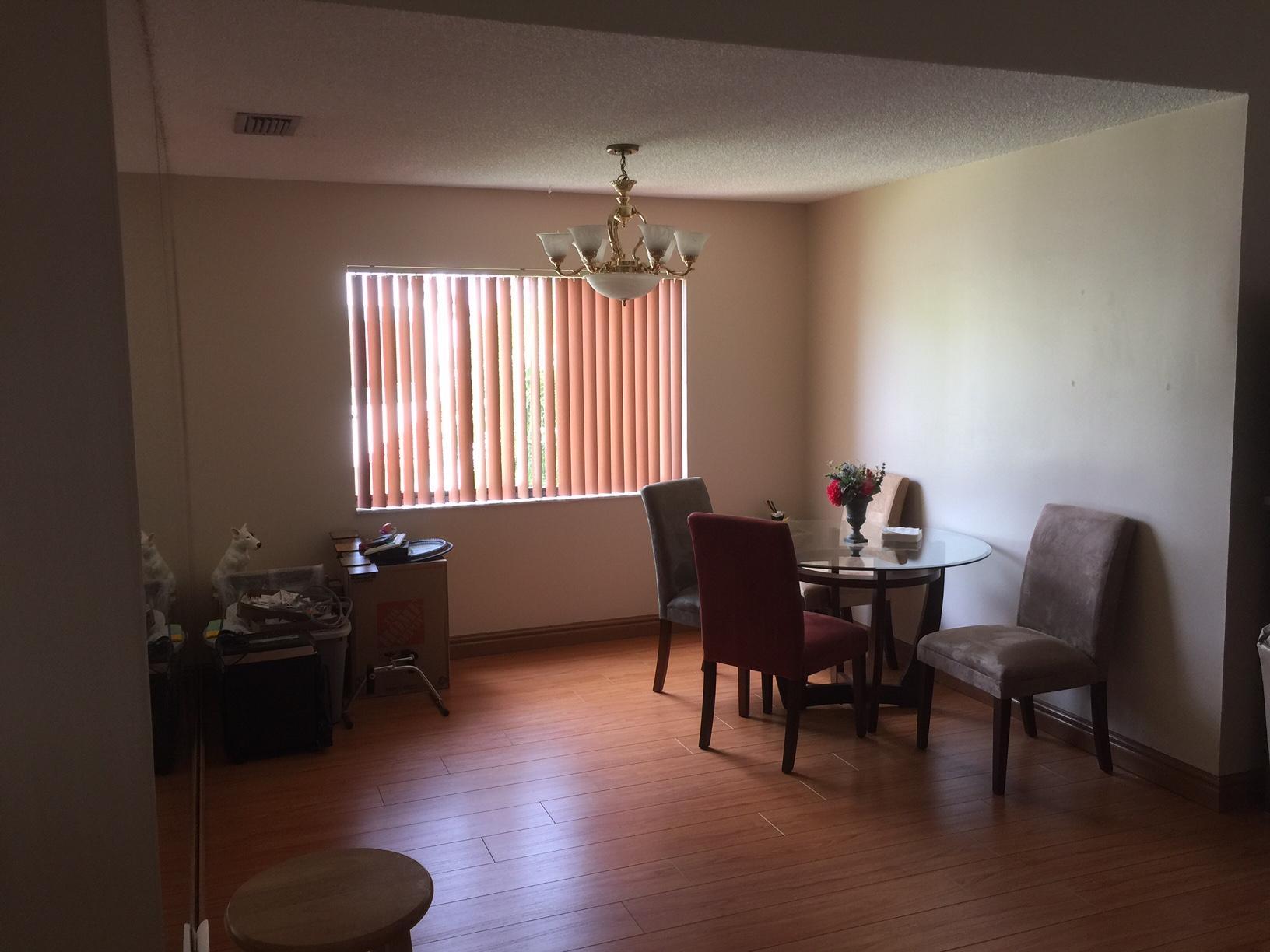 22 Lexington Lane W E