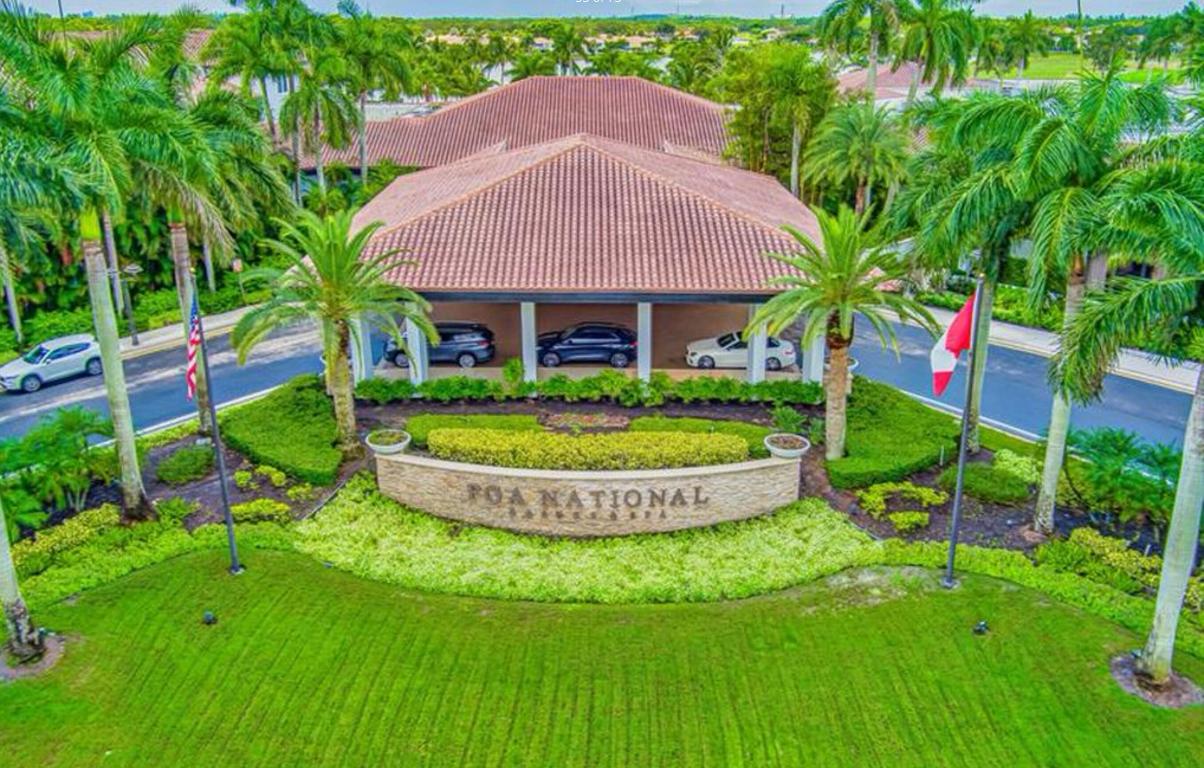 22 Lexington Lane W E