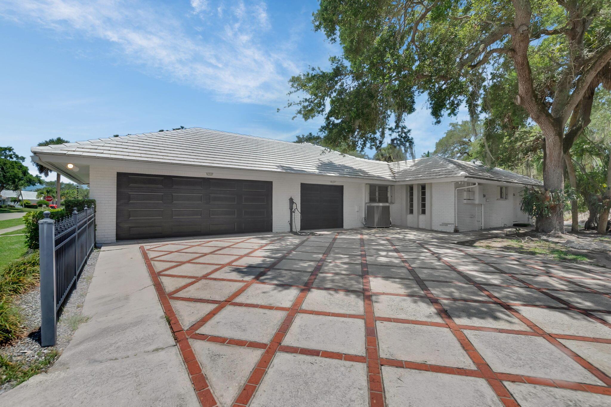 800 SW 17th Street