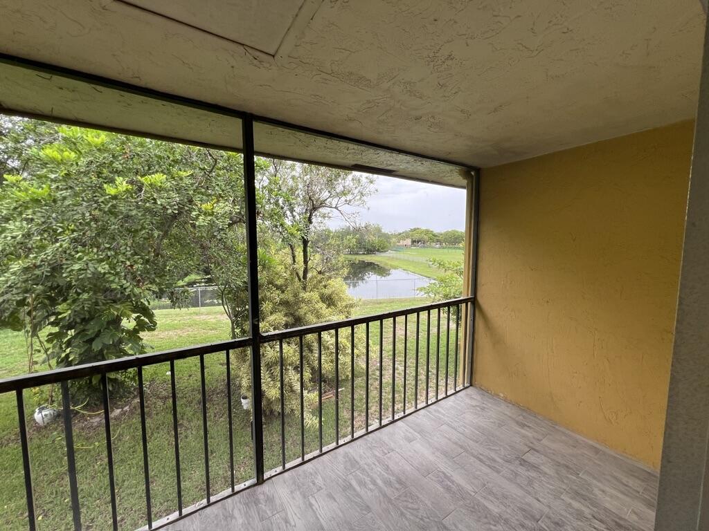 1432 Meadows Circle W