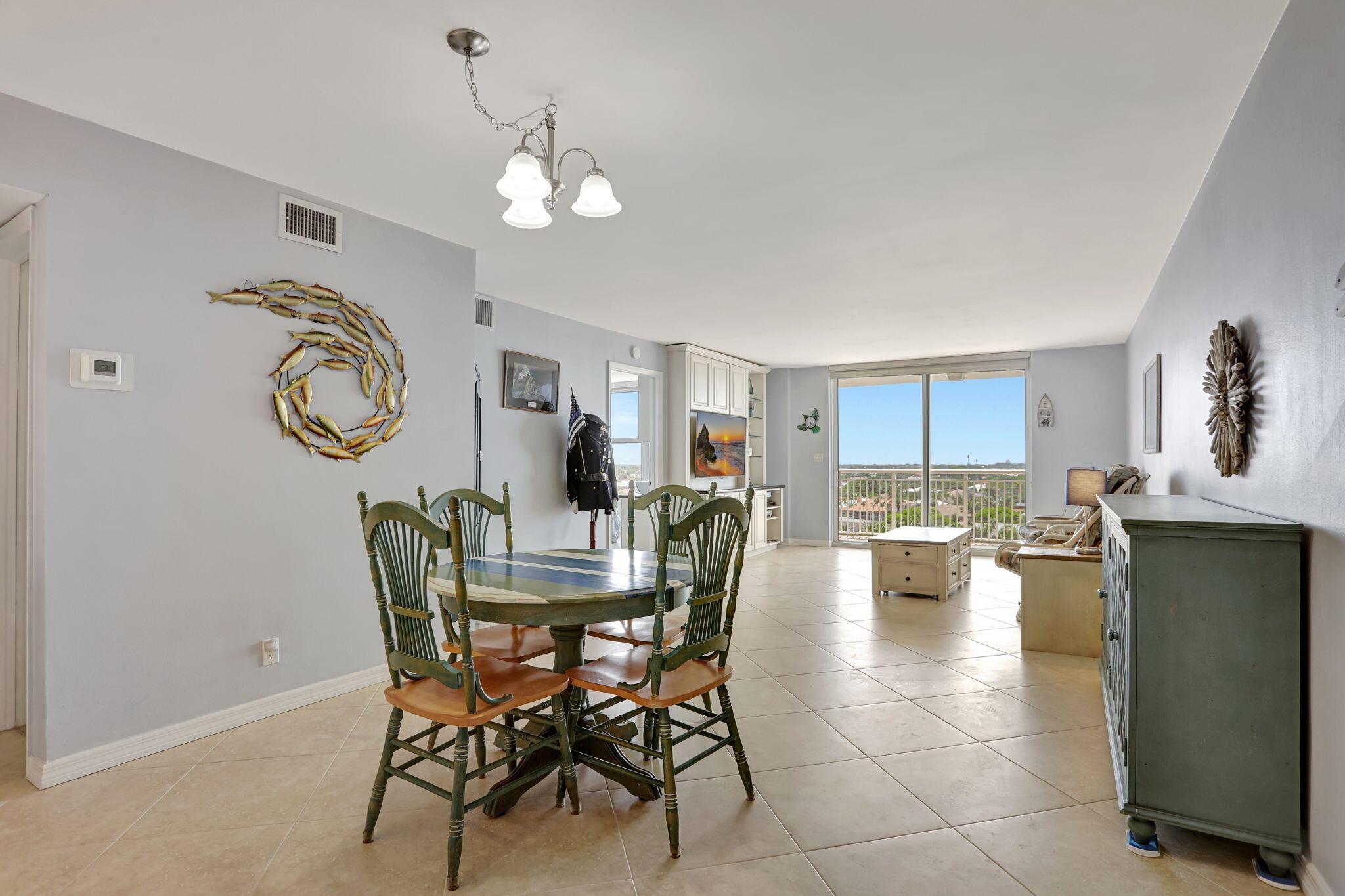 1050 Hillsboro Mile 806w