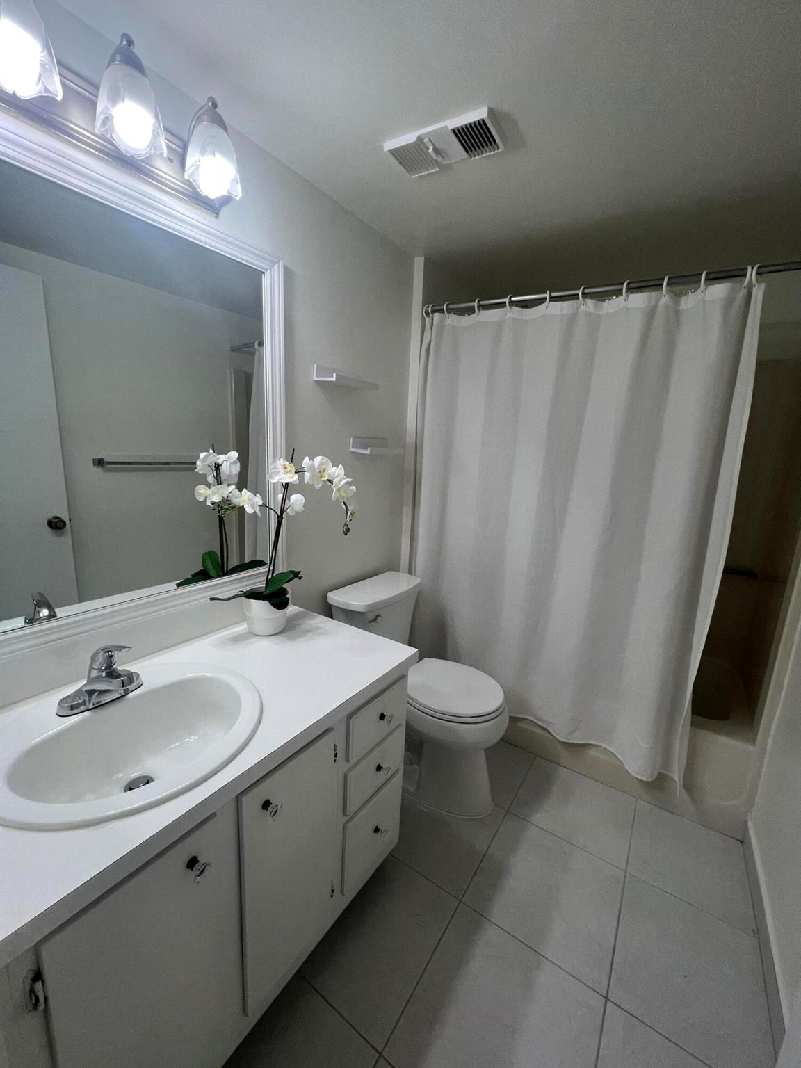 21950 Soundview Terrace 207