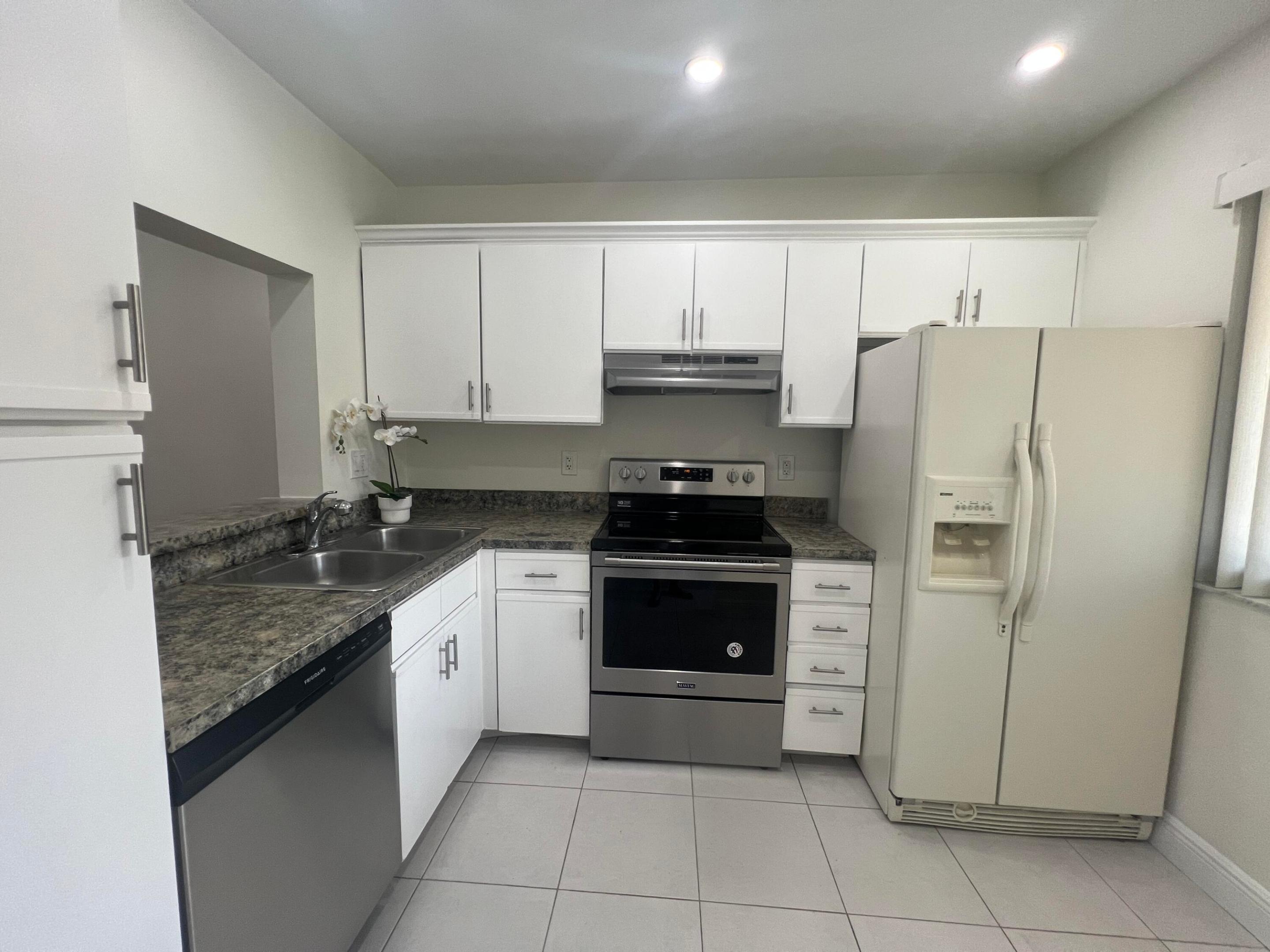 21950 Soundview Terrace 207