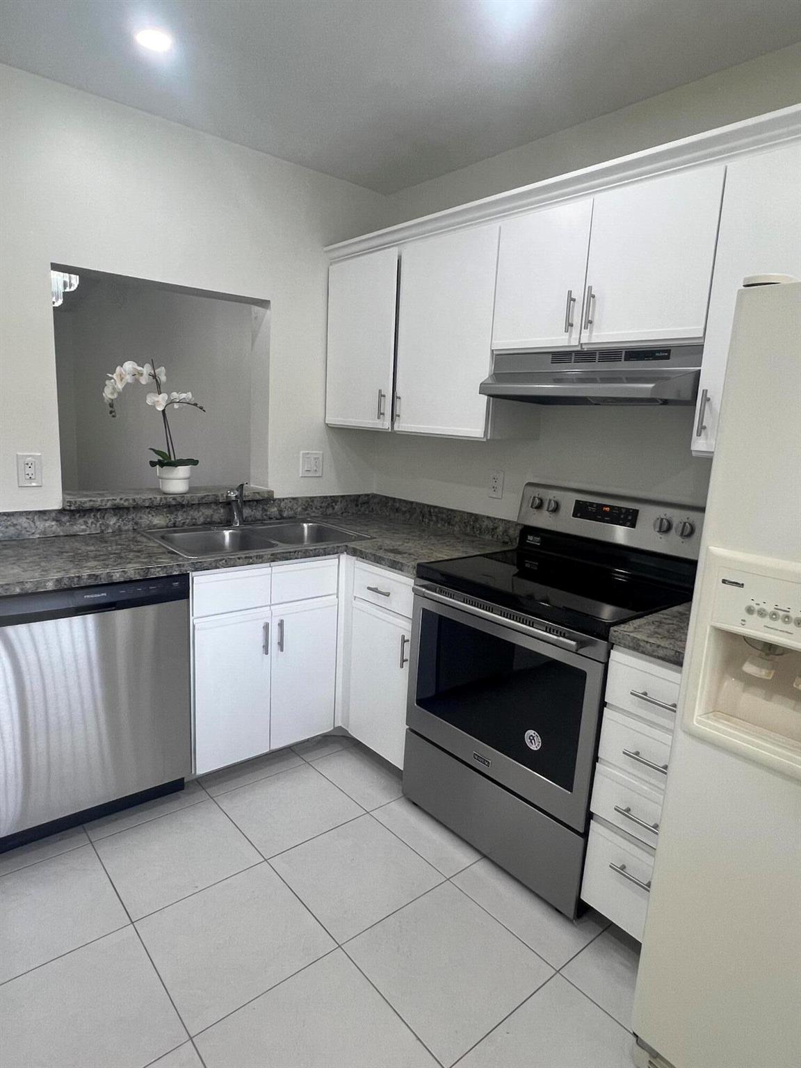 21950 Soundview Terrace 207