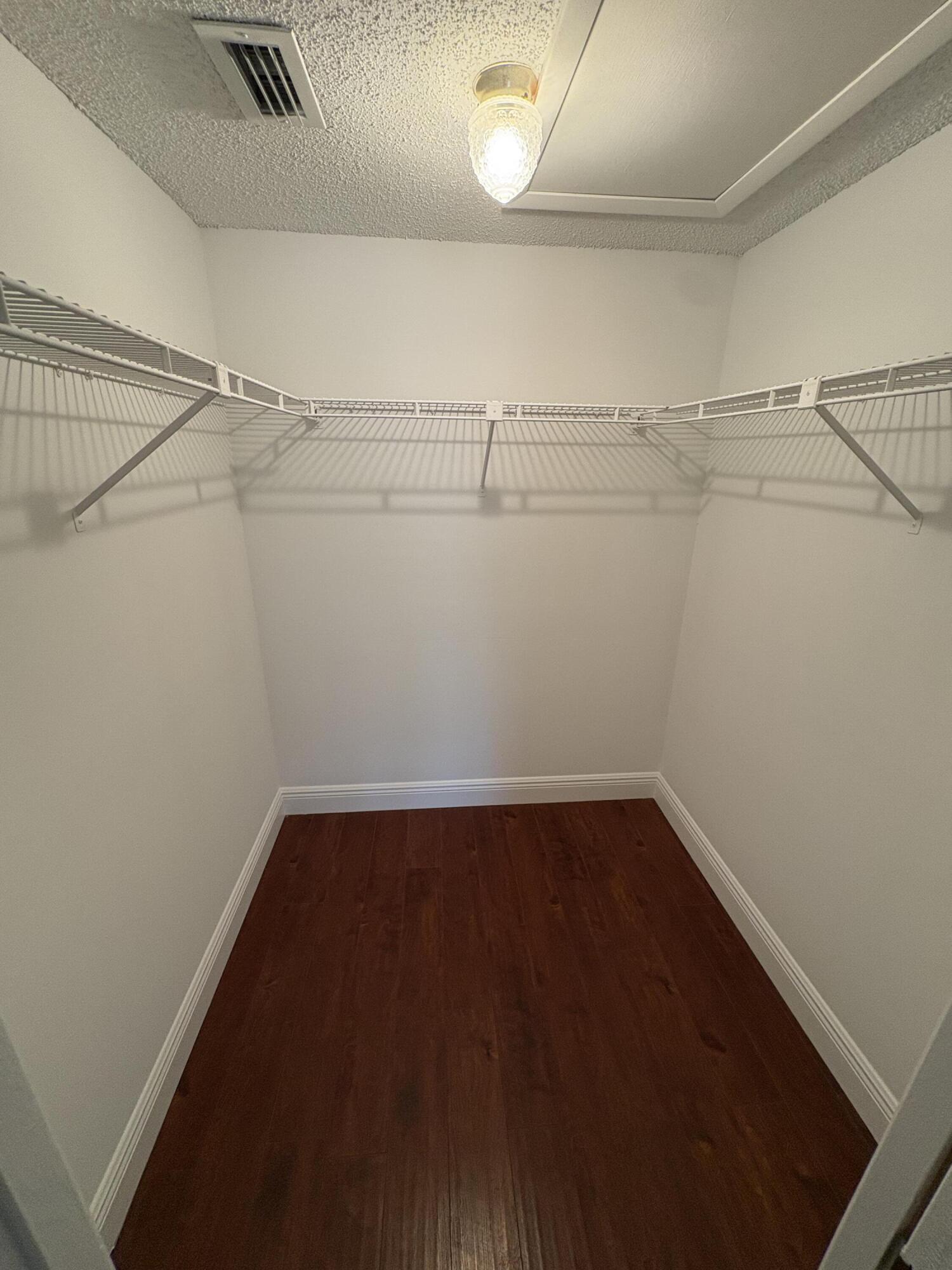 21950 Soundview Terrace 207